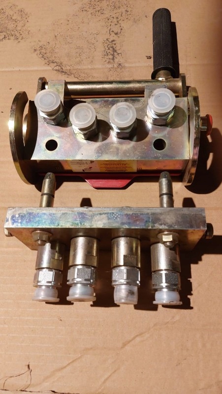 ГІДРАВЛІЧНИЙ РОЗ'ЄМ В КОМПЛЕКТІ НОВИЙ