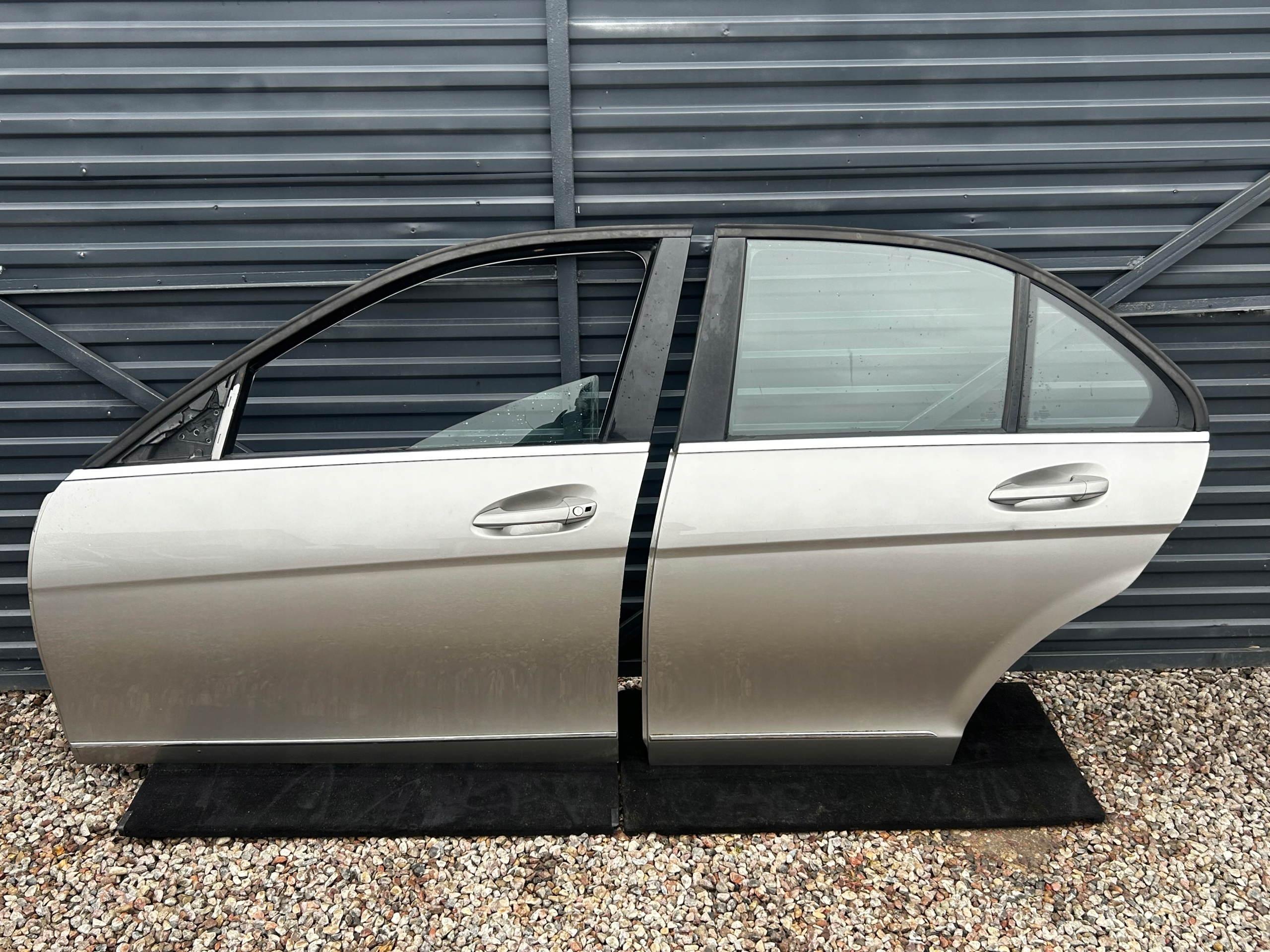 Mercedes-Benz C-Klasse W204 Tür Hinten Links Limousine Door Porta Porte - Thumbnail 1