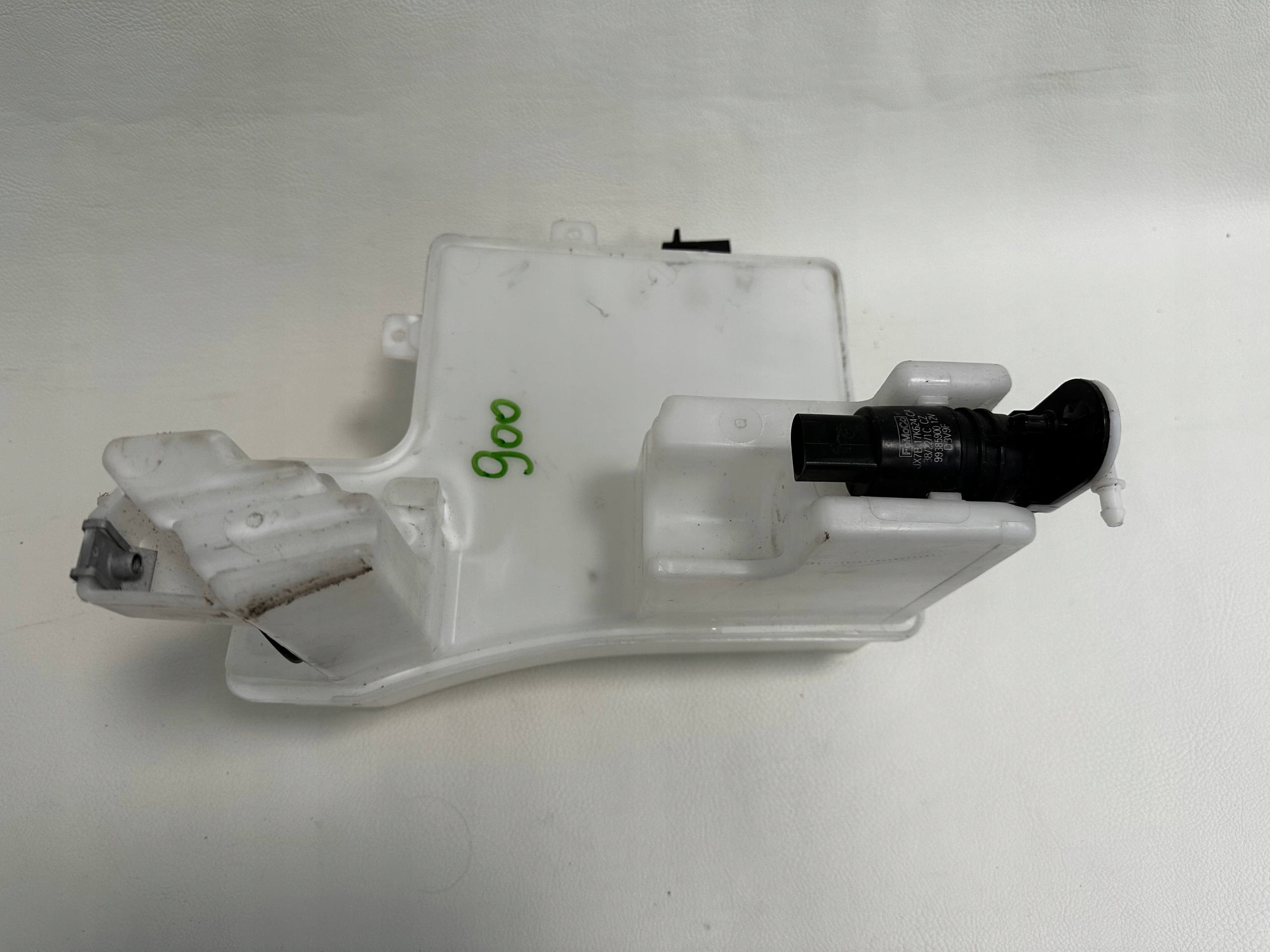 Ford Focus IV tank washers