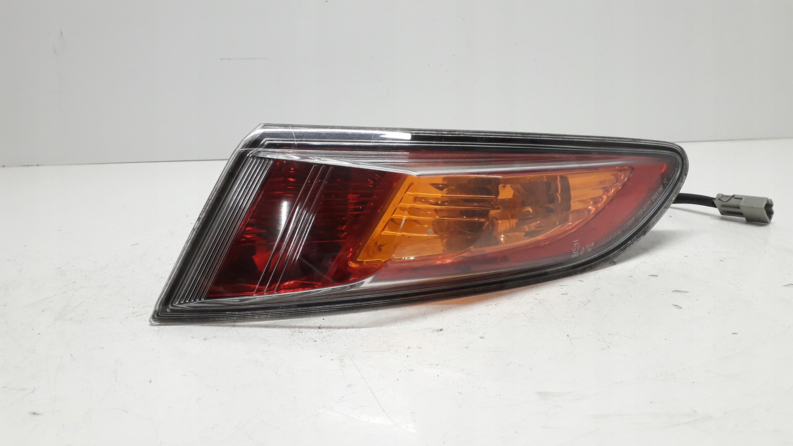 HONDA CIVIC 8 VIII LAMPA PRAWA TYLNA