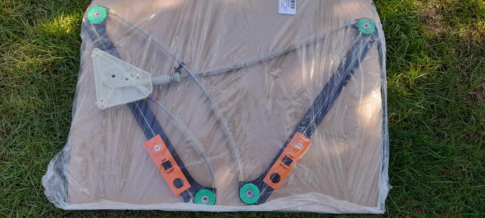 MECHANIZM PODNOŚNIK SZYBY LEWY PRZÓD AUDI A3 8P 8P4837461C