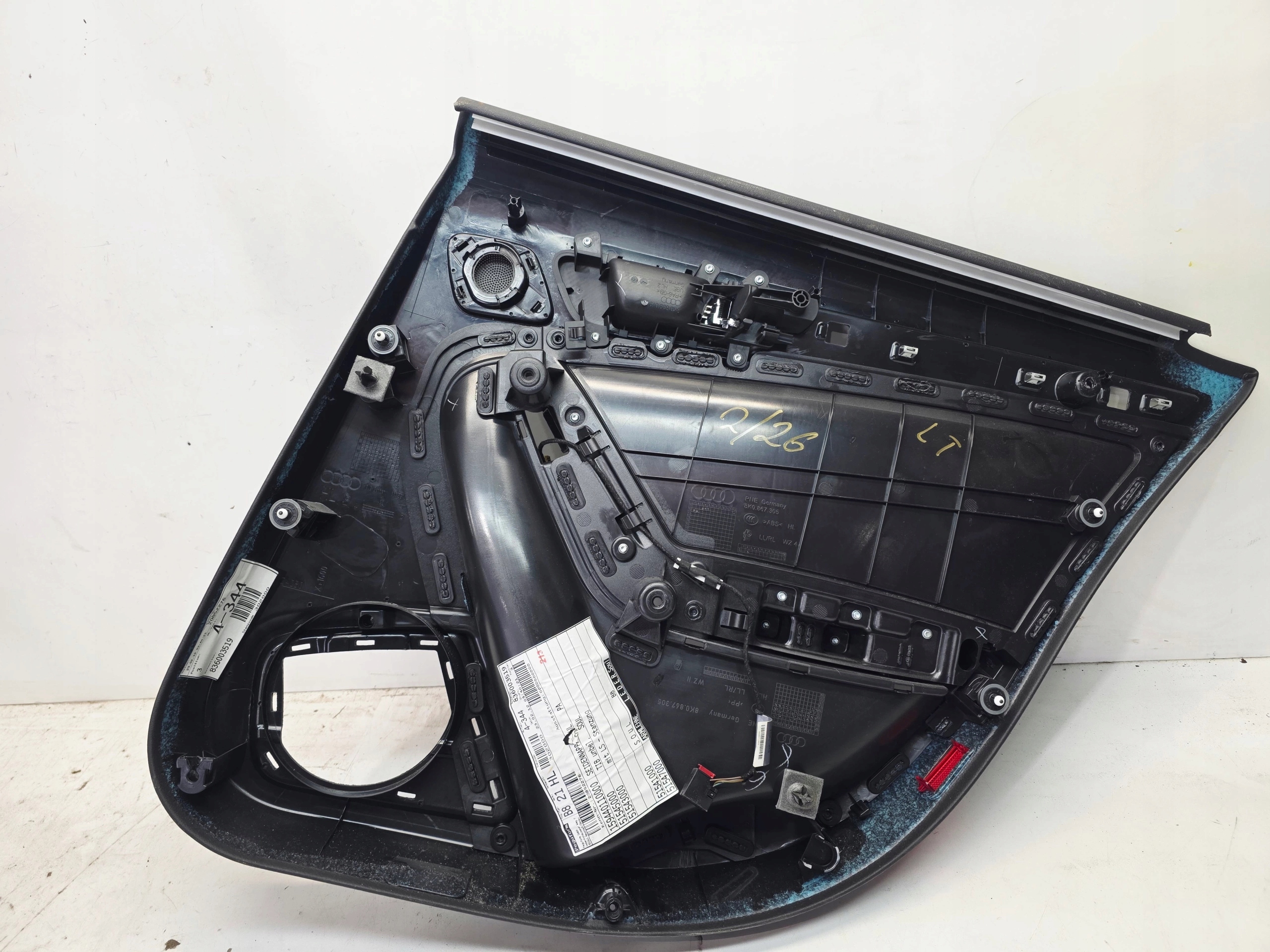 side door left rear part AUDI A4 B8 8K0867305 2/26 leather