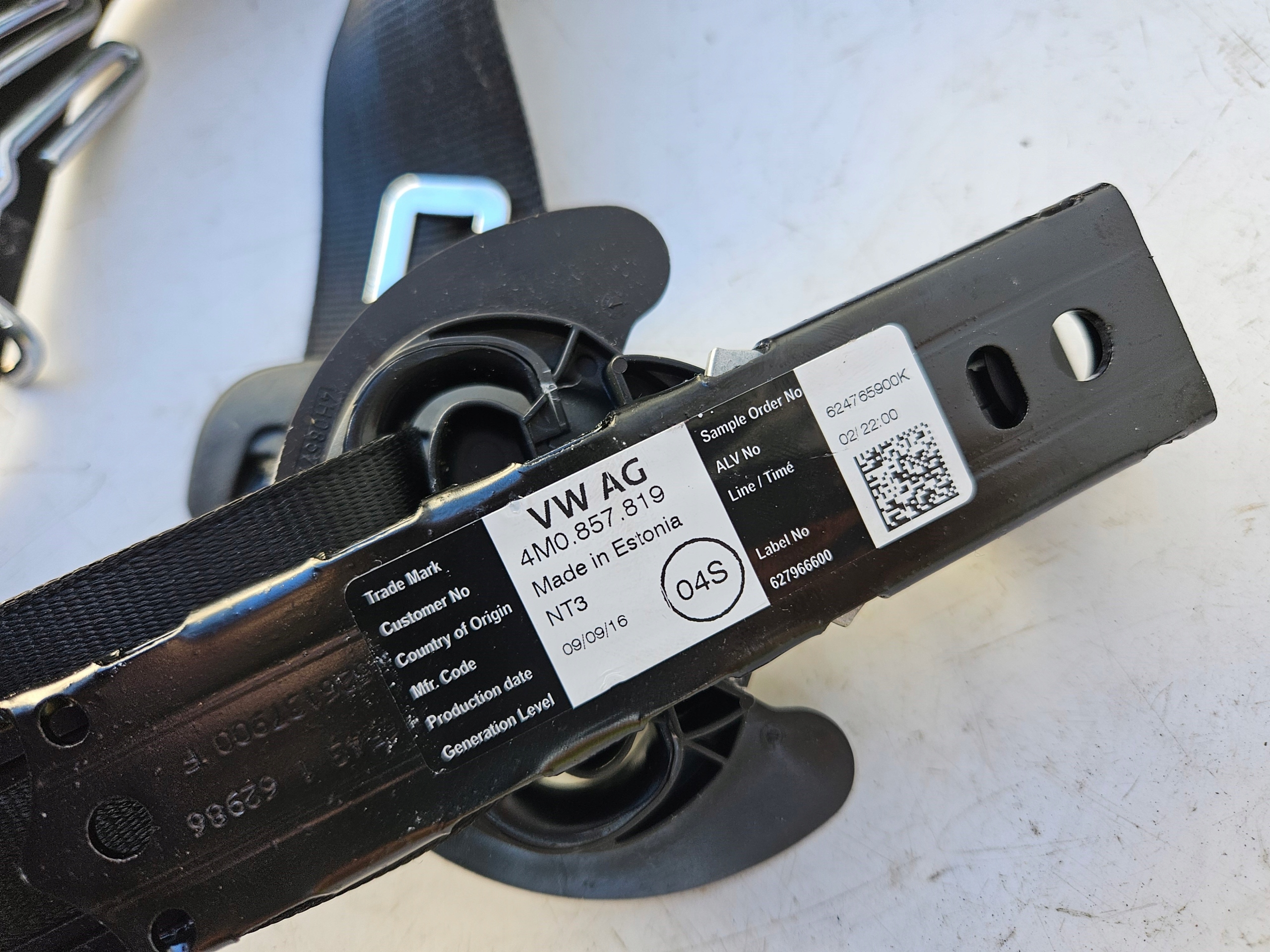 tension belt safety right front front AUDI A4 B9 9W black DOCIAG