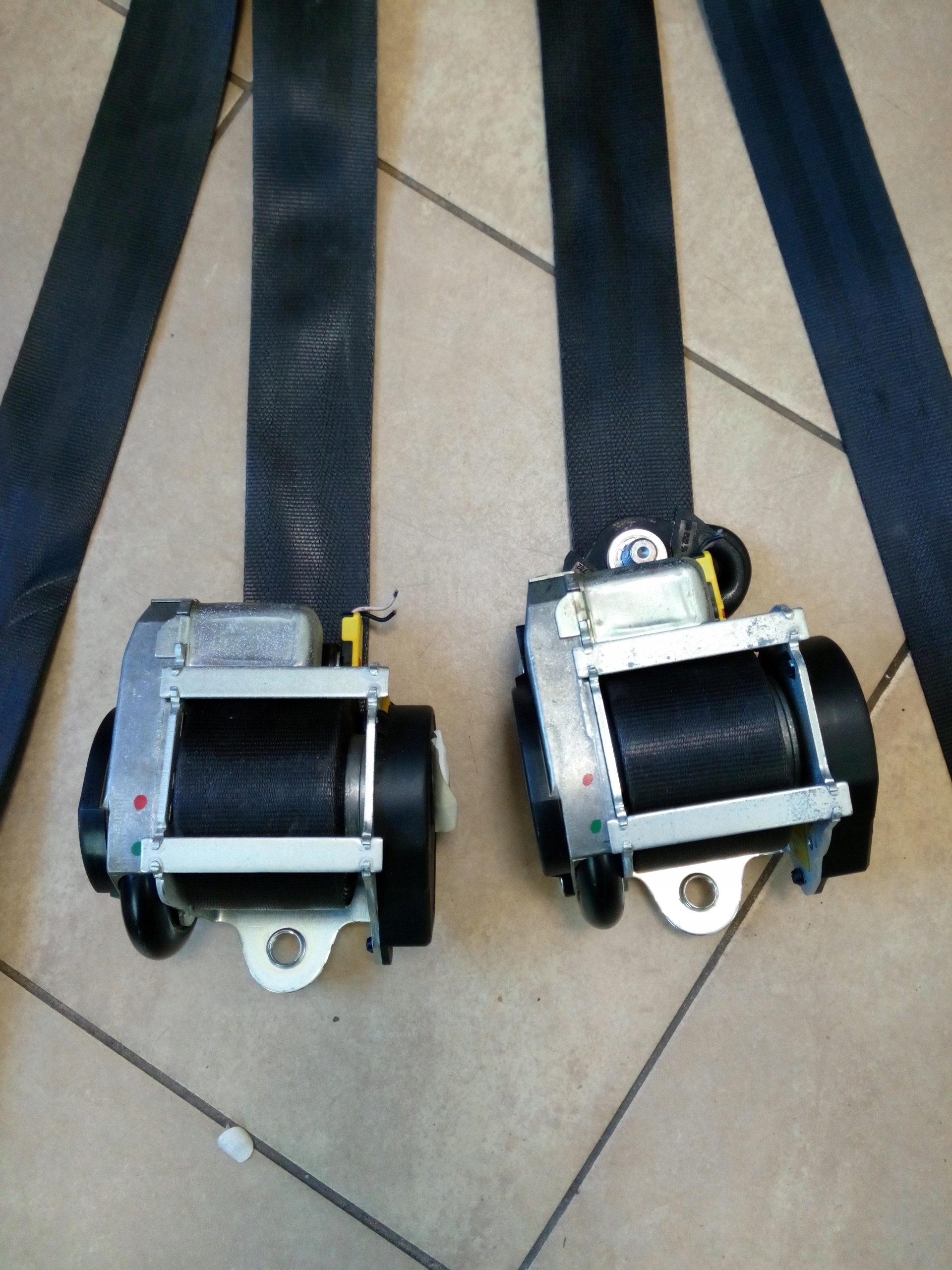 7N0857737 - НАТЯЖИТЕЛЬ РЕМНЯ РЕМЕНЬ SEAT TOLEDO IV КОМПЛ. ФРОНТАЛЬНАЯ ОРГ.*