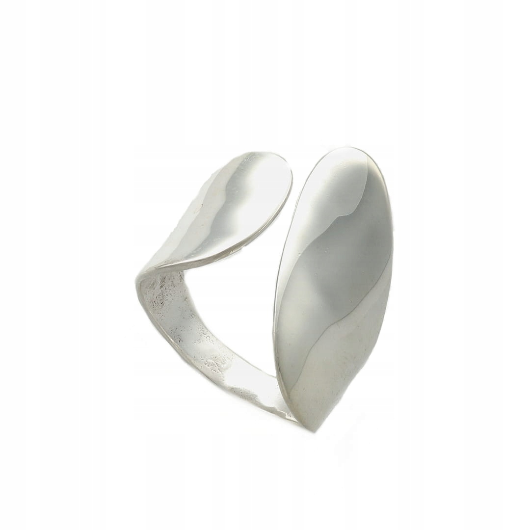 Působivý prstýnek hladké stříbro 17. vel.