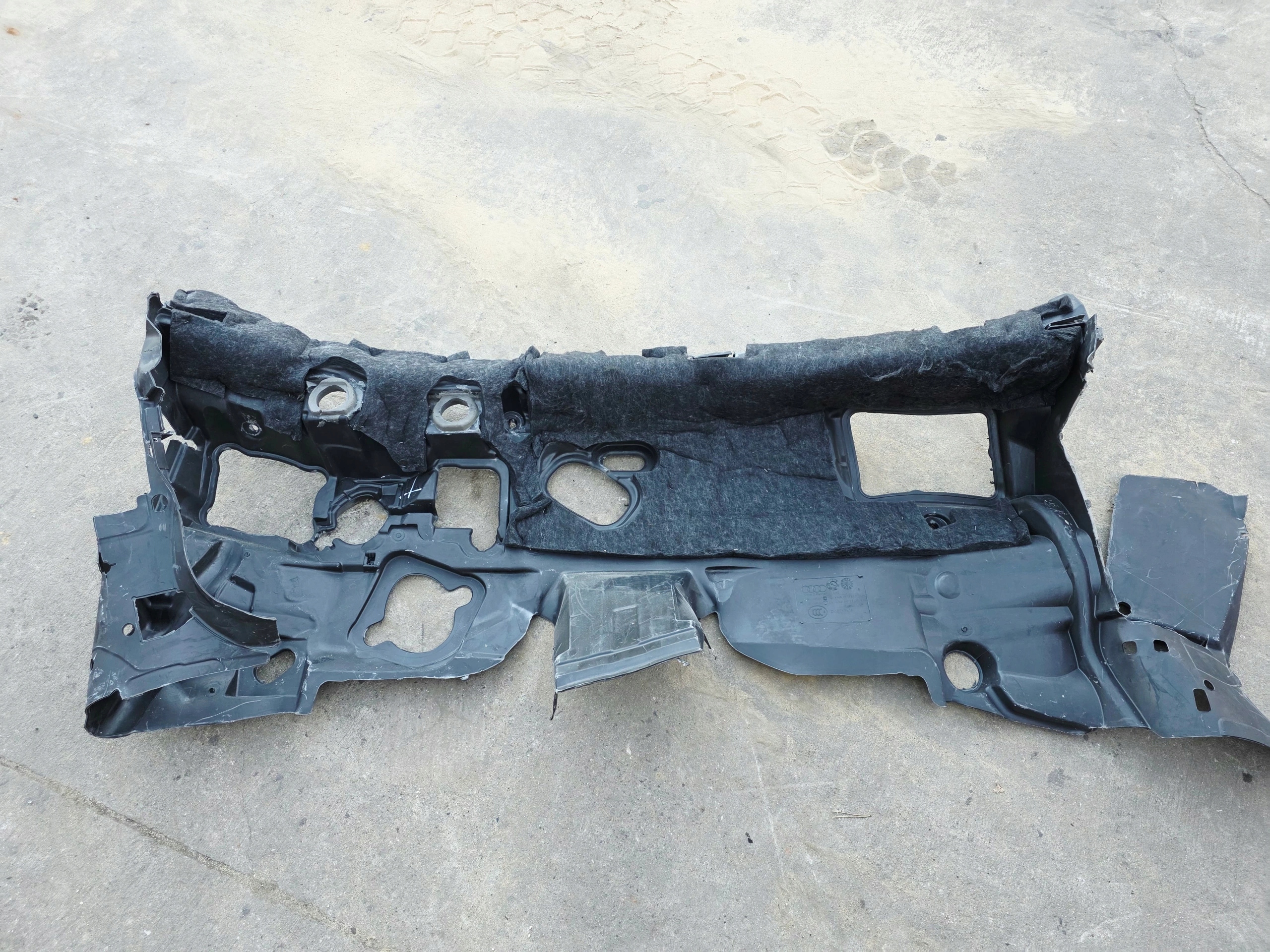 soundproofing partition wall AUDI A4 B9 A5 LIFT 8W1863947L