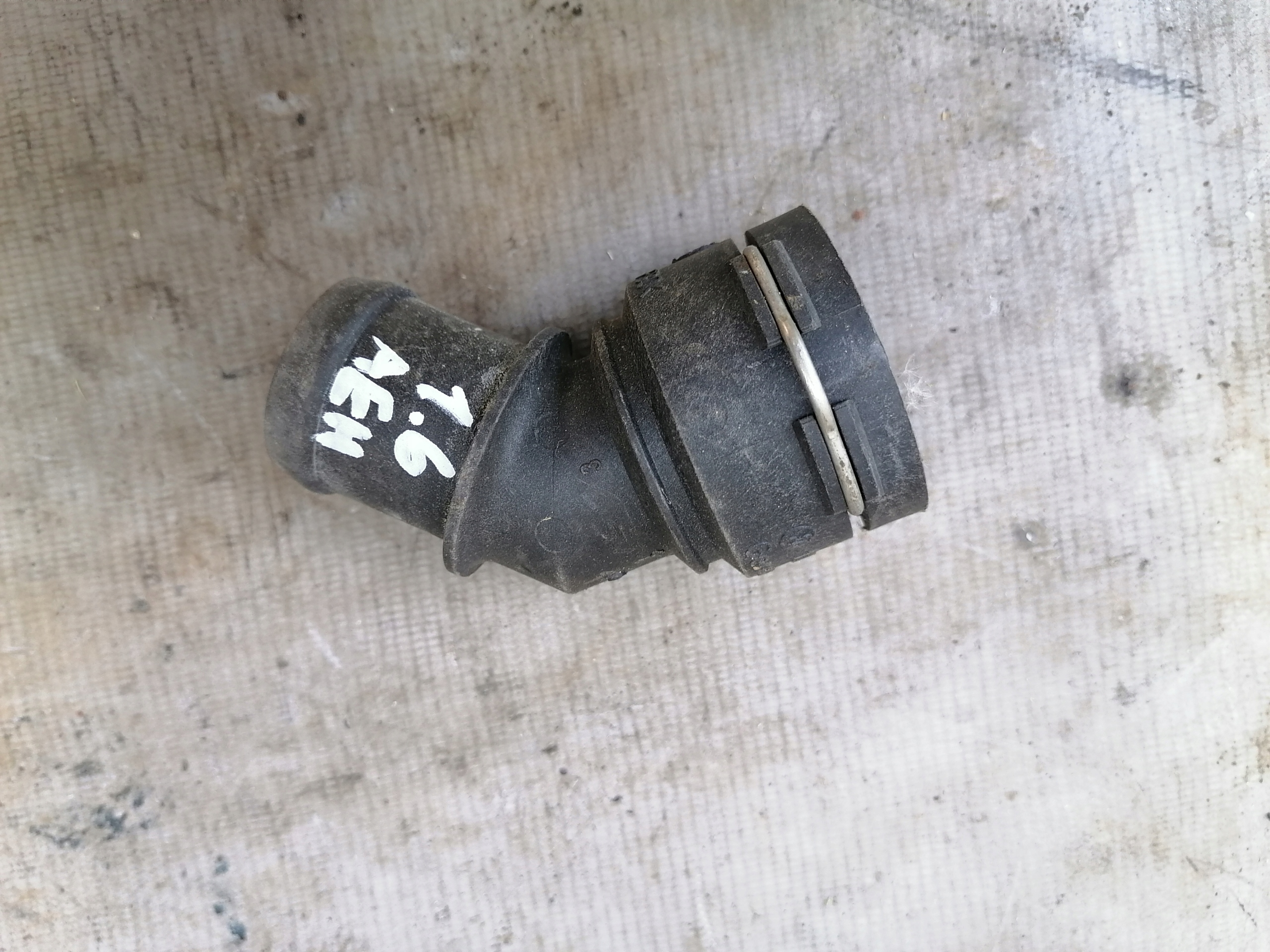 Króciec Vw Passat B5 1.6 1J0121619