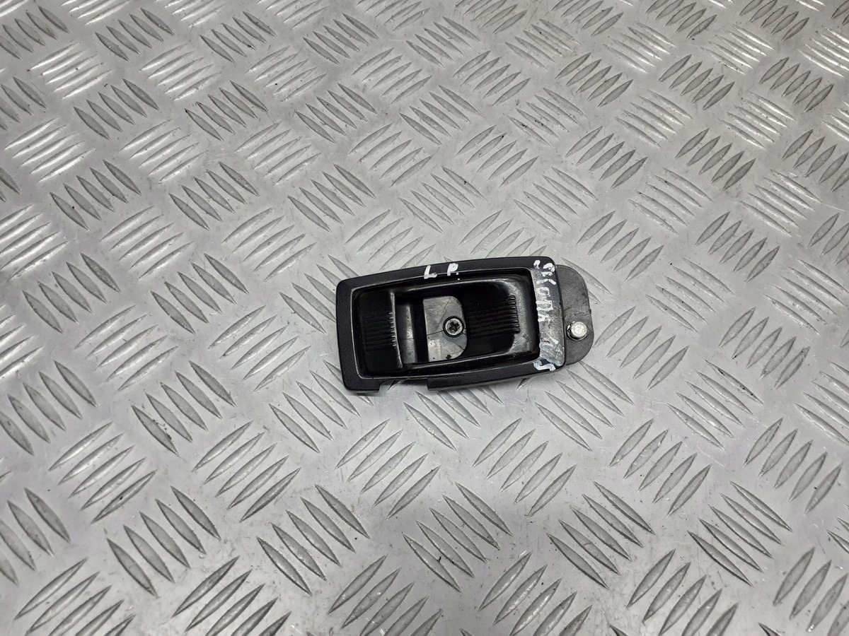 111071/30 - РУЧКА ДВЕРЕЙ ЛІВА ВНУТРІШНЯ SKODA 105 S