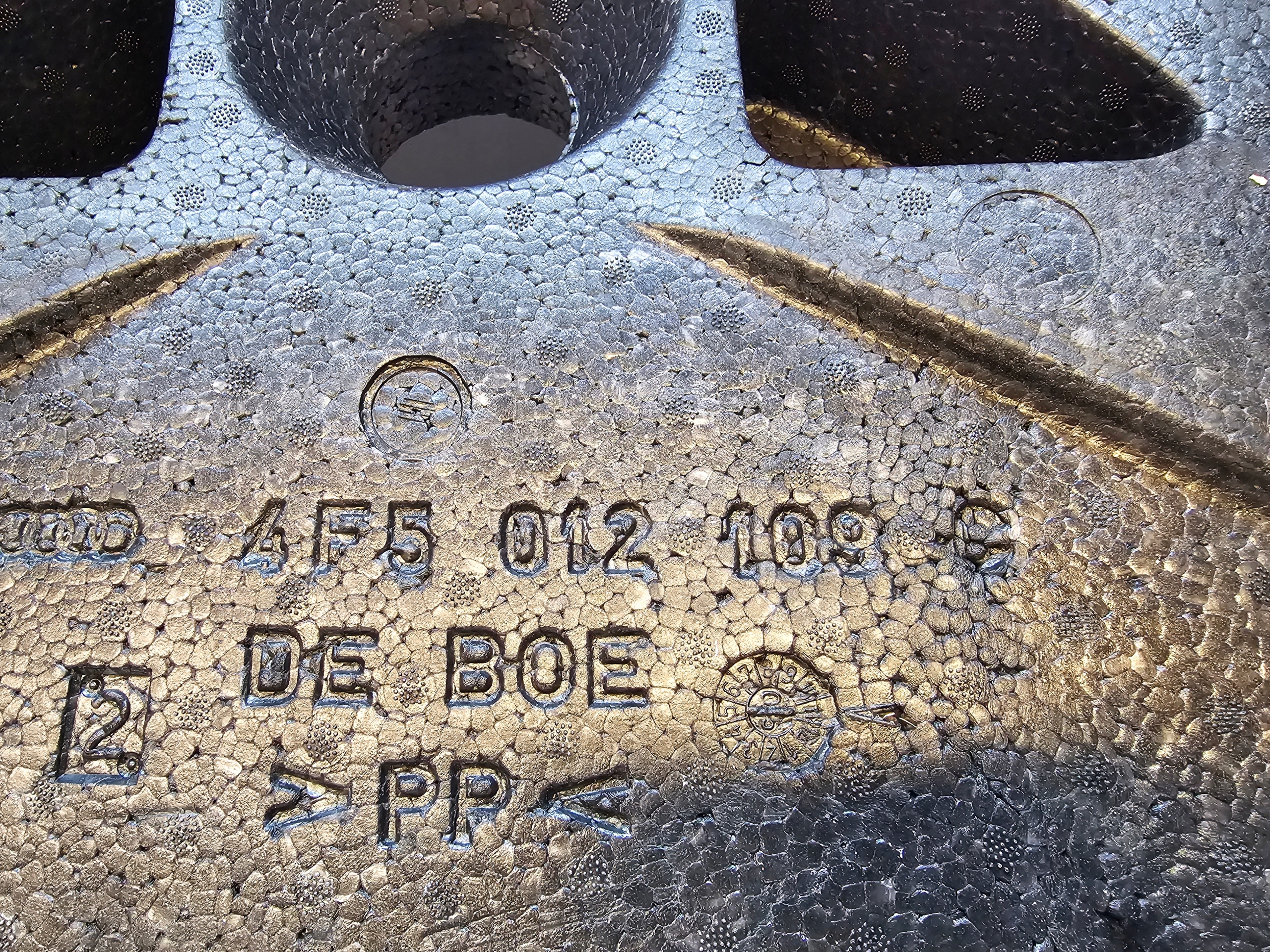 INSERT ROUES DE LA ROUE DE SECOURS AUDI A6 C6 BERLINE 4F5012109C