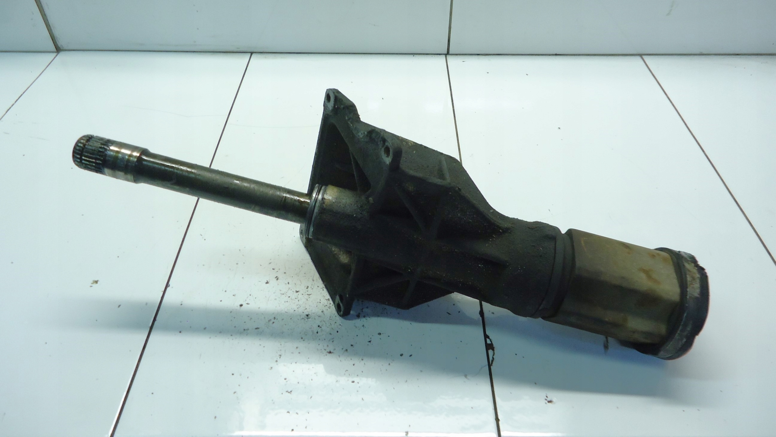 BMW 3 E90 2.0D N47D20 Demi axe Support 7575061