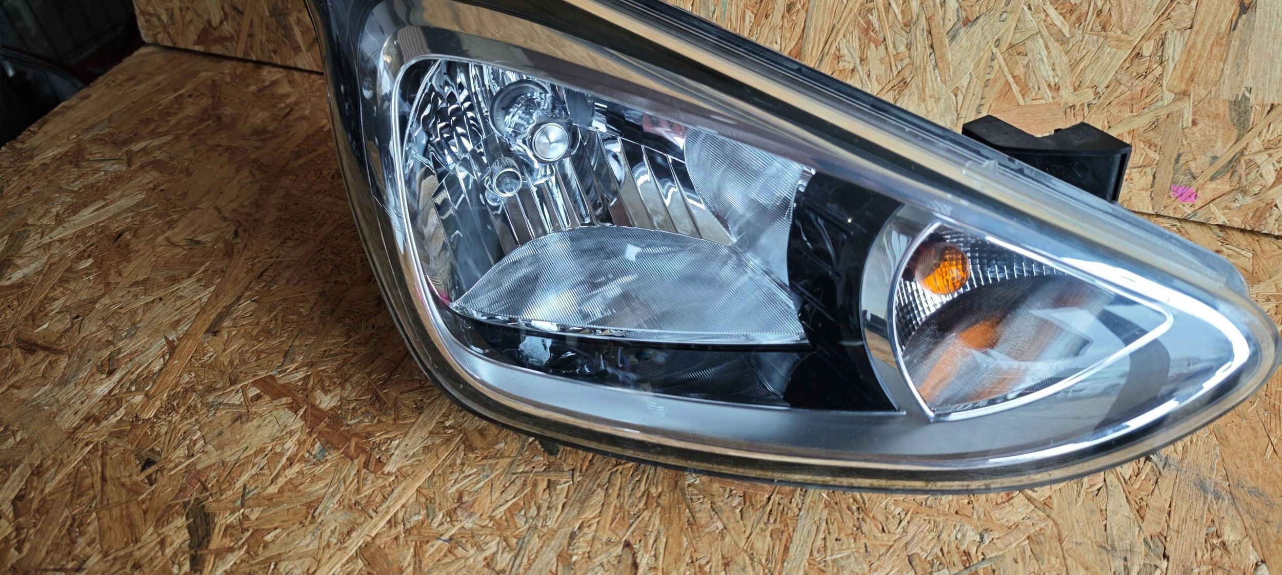 Reflektor front side right Hyundai i10 R009BHXL