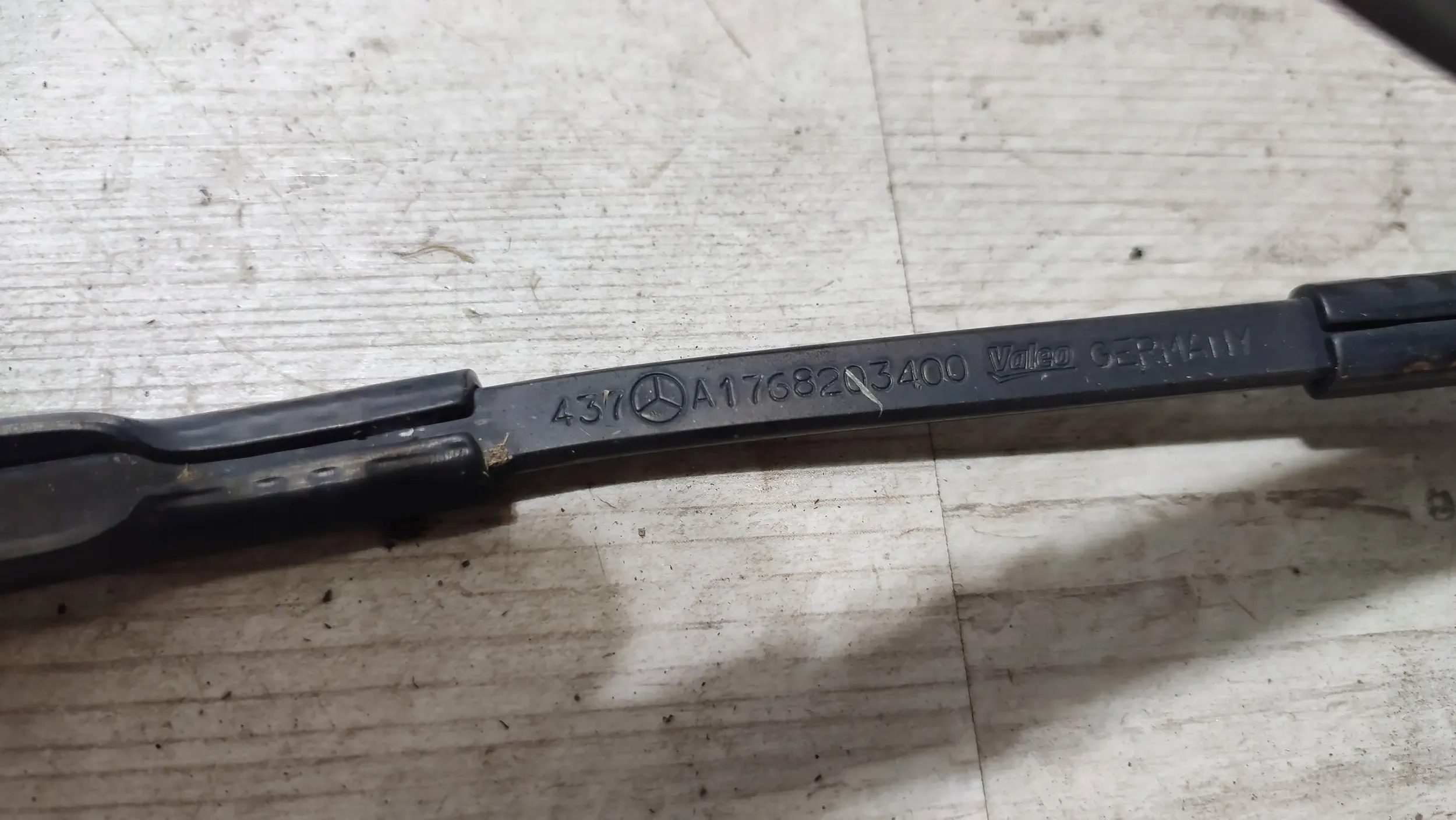 Mercedes-Benz A-classa W176 17r. 1.5cdi front side left wiper arm