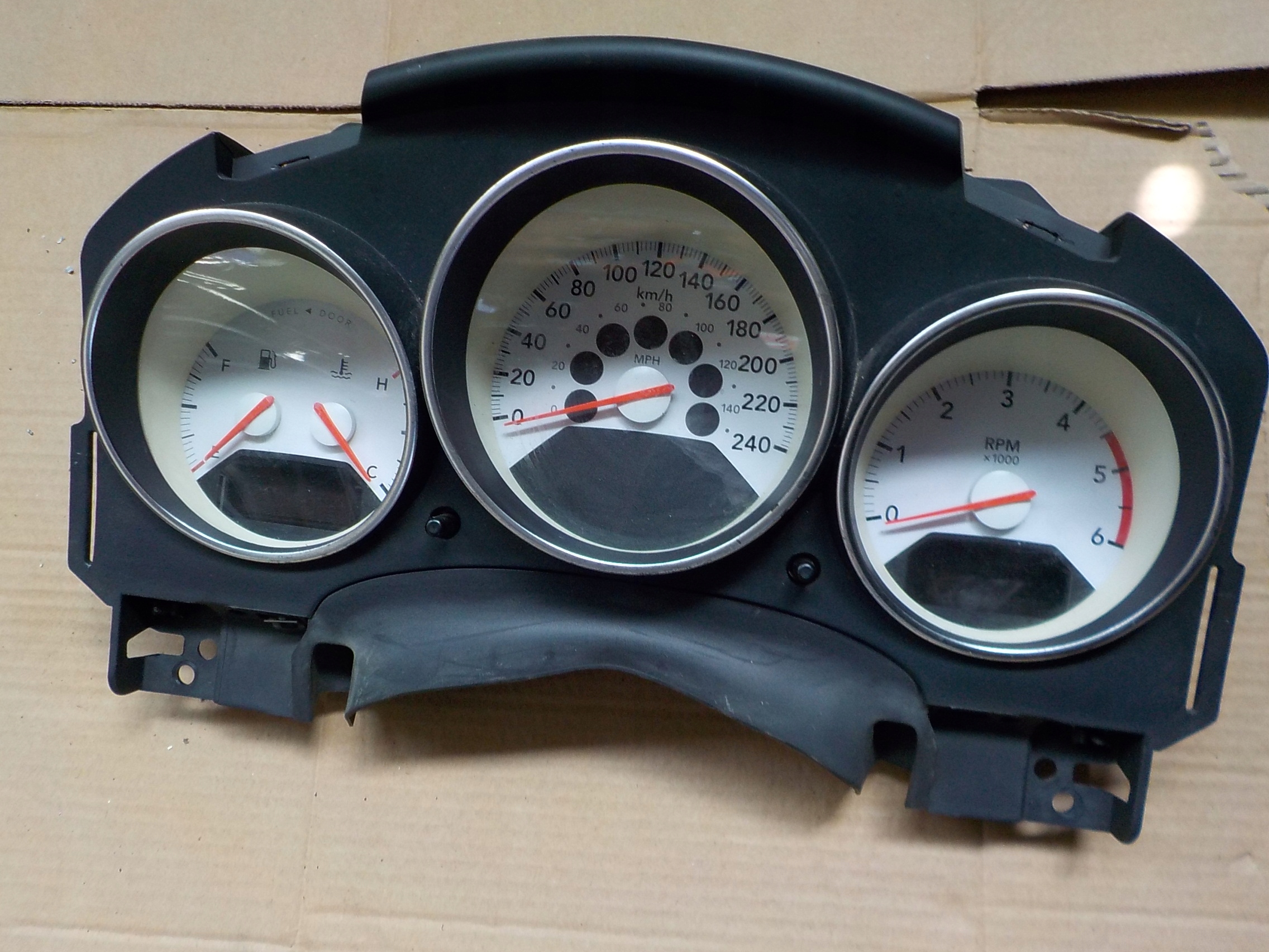 Instruments tachymètre compte tours dodge caliber 2,0 crd P68026901AC