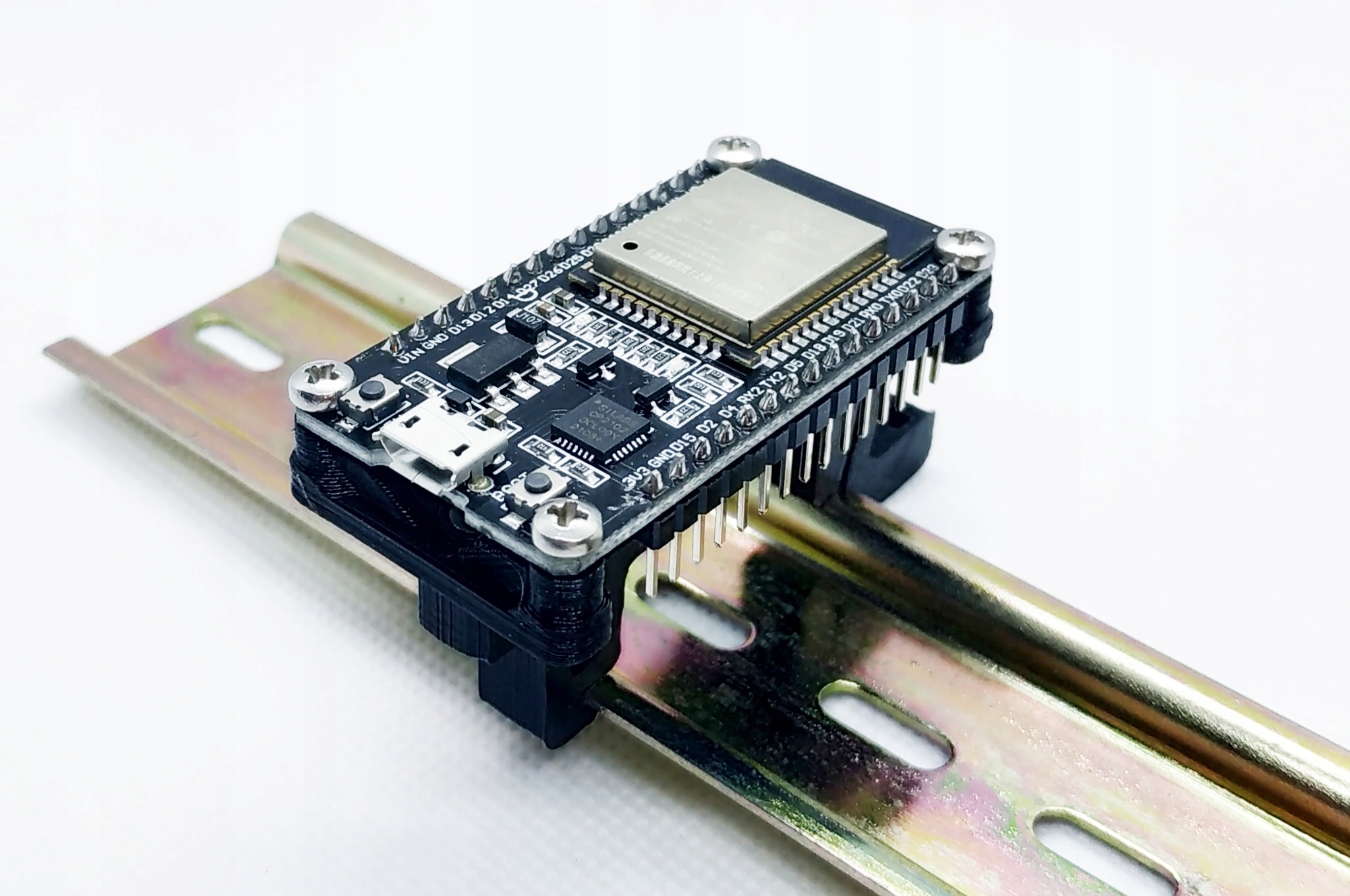 

ESP-32 Wroom Uchwyt montażowy na szynę Din 35