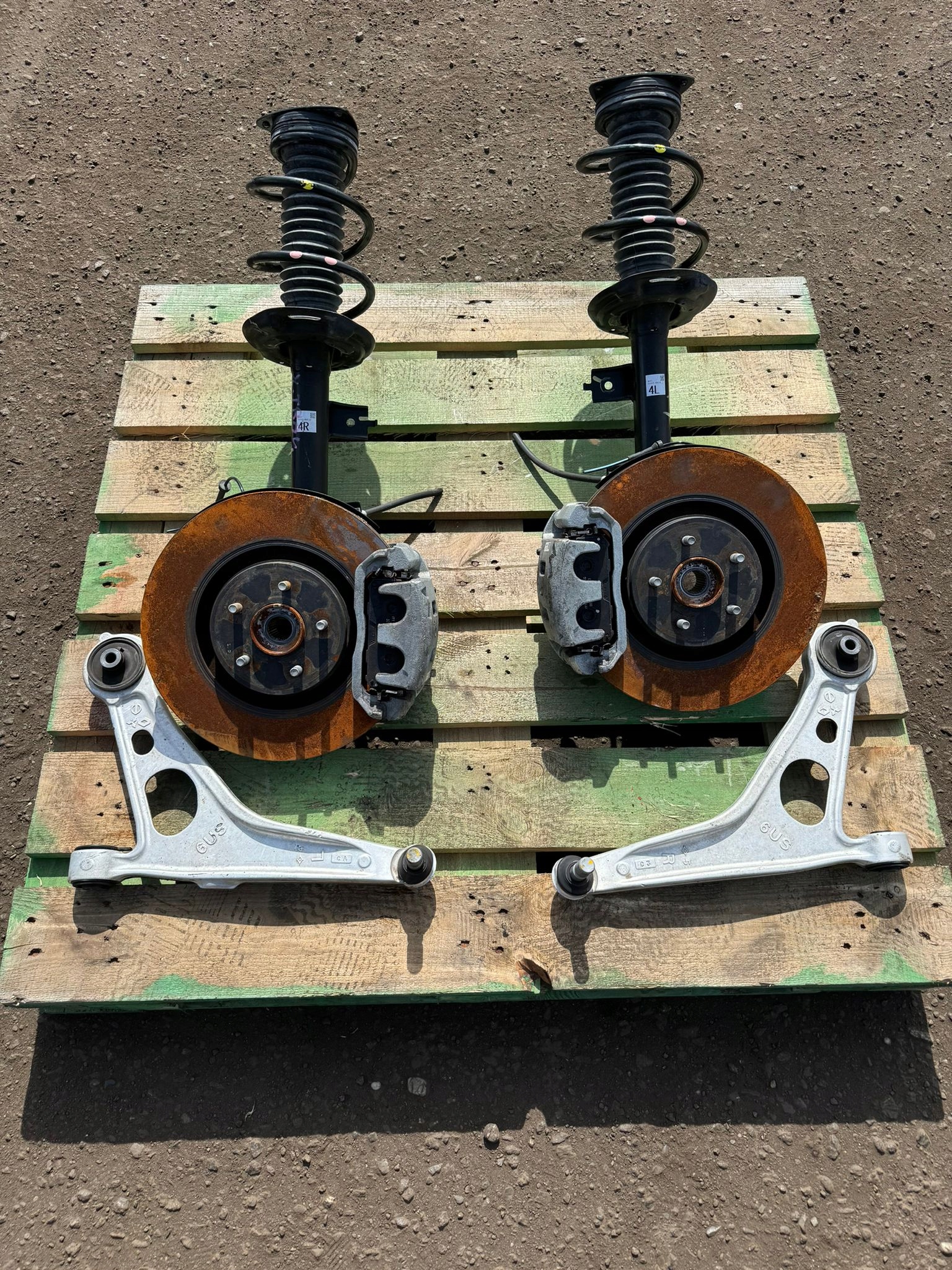 ЦАПФА МАКПЕРСОН RH LH TOYOTA RAV 4 В 19-