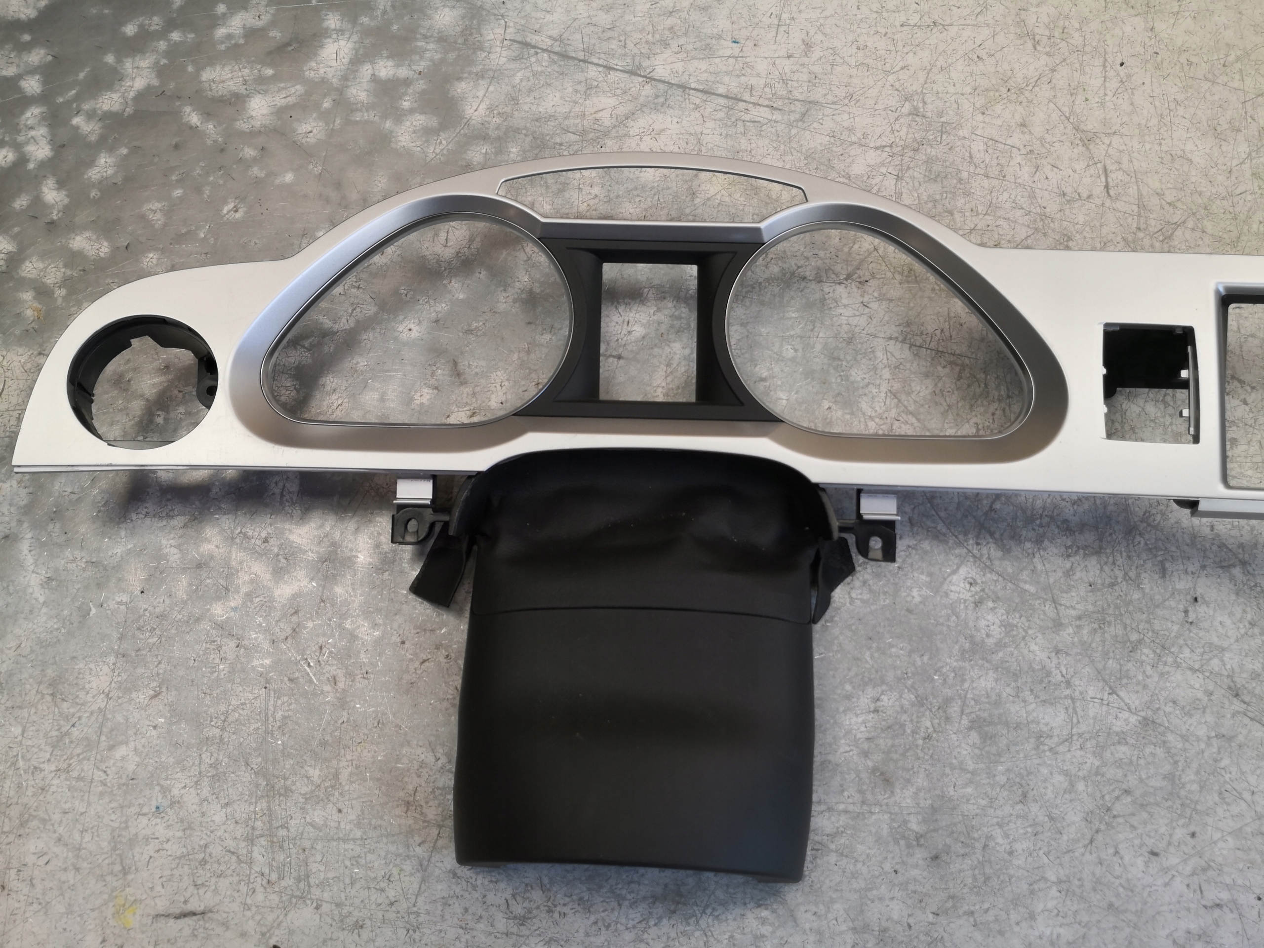 instrument panel frame AUDI A6 C6 4F1857115J