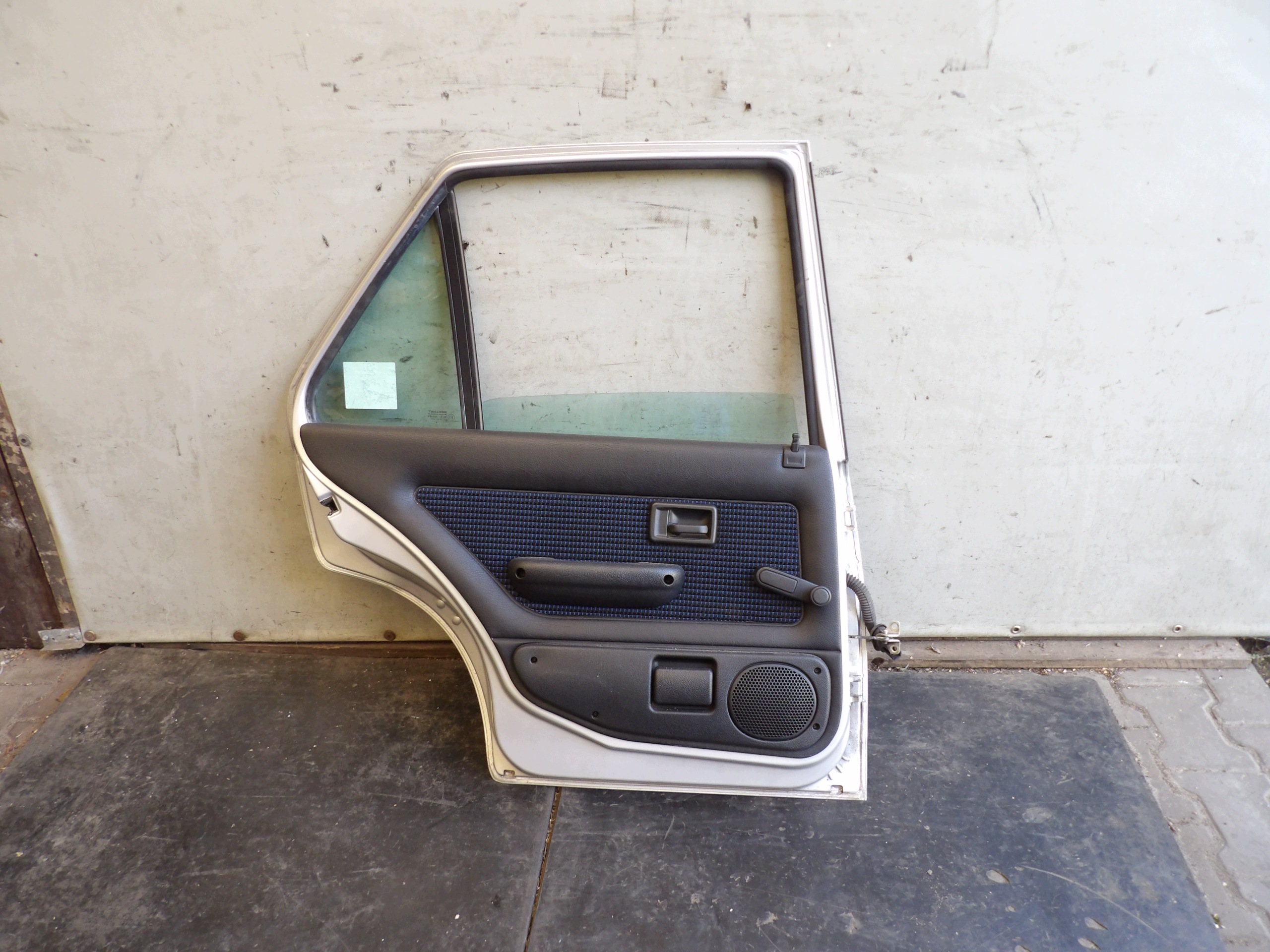 Peugeot 106 tür hinten links