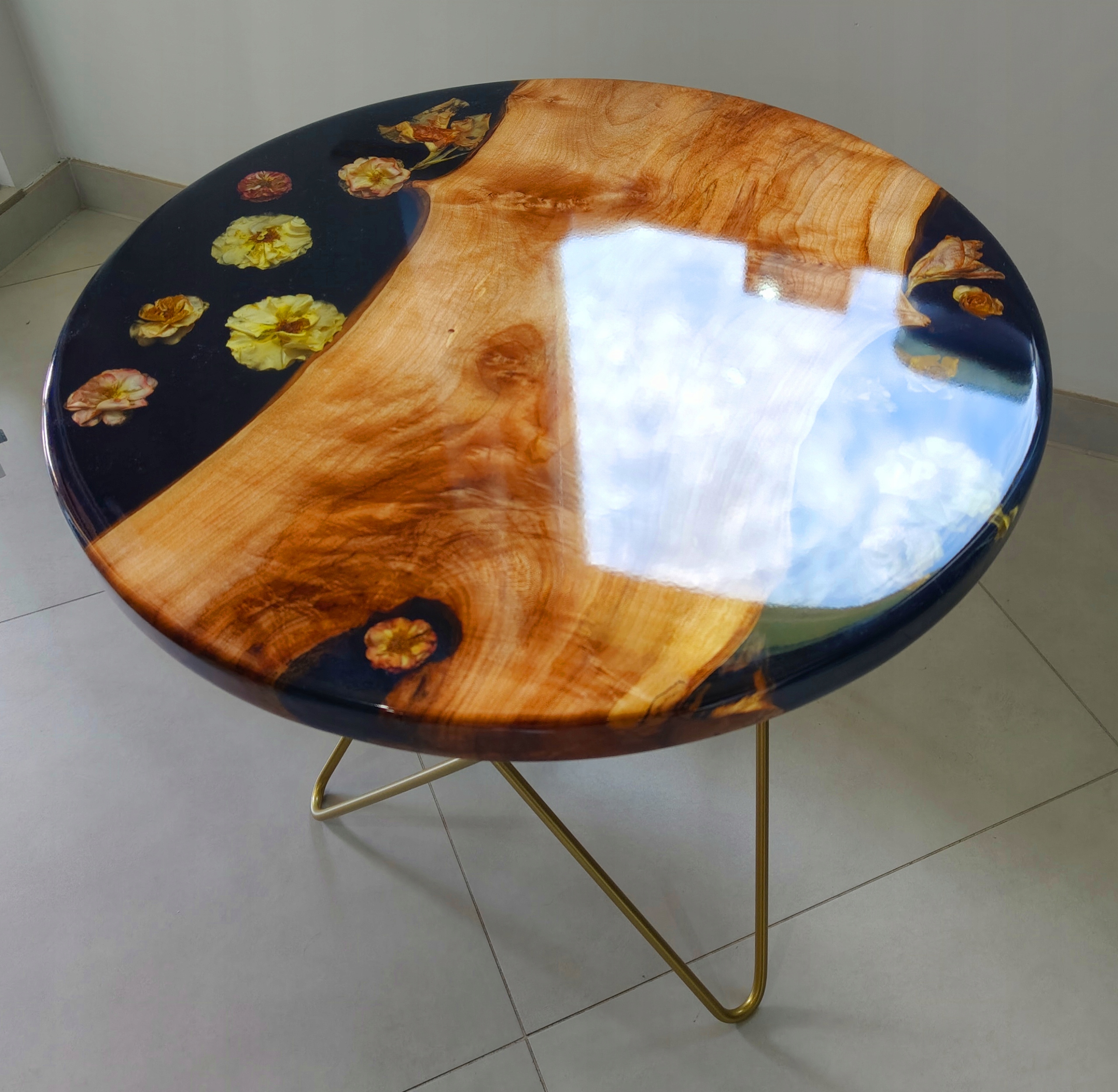 Kávový stolek Květiny v pryskyřici Kulatý Loft 60 cm