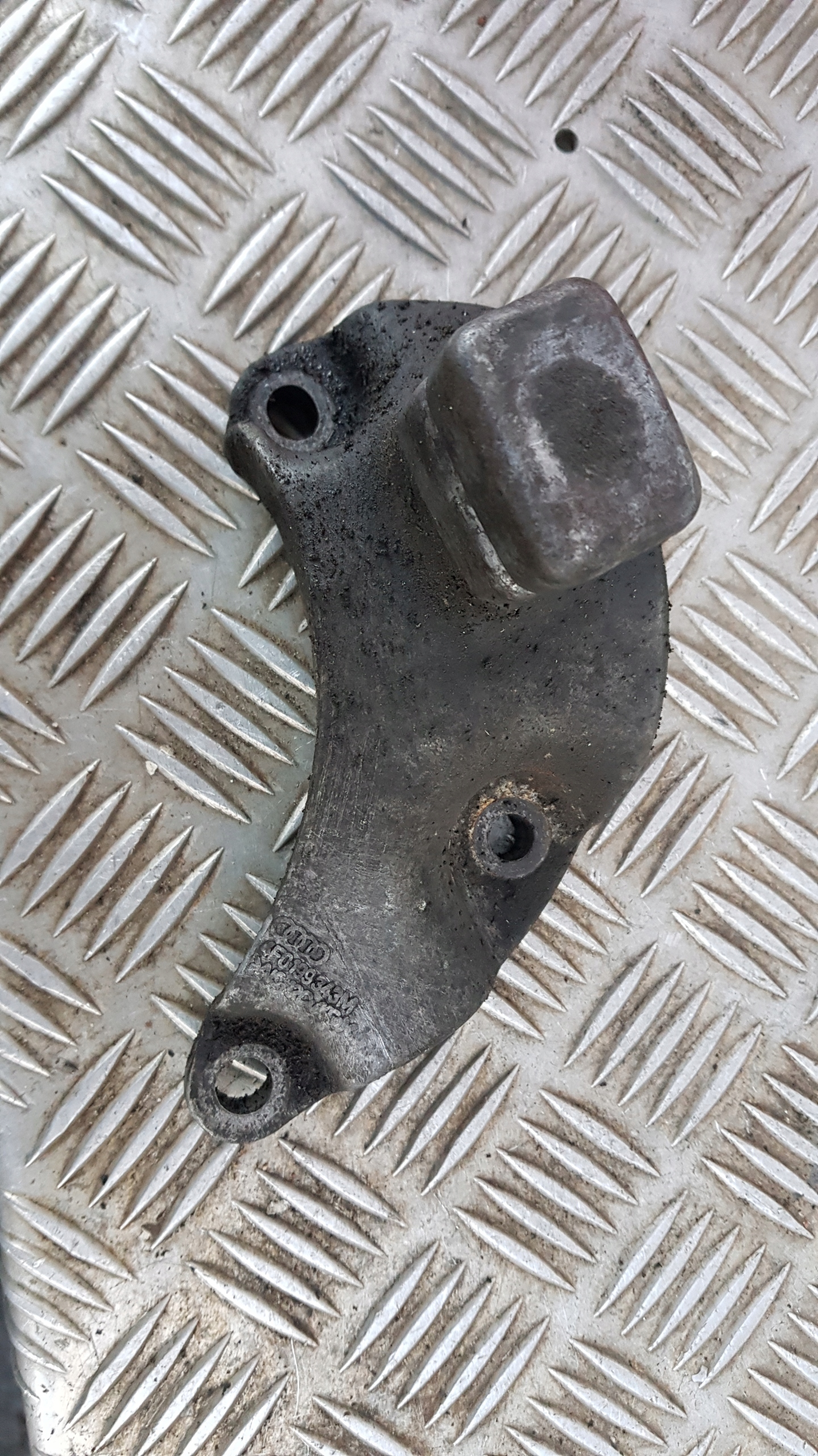 AUDI A6 C6 3.0 TDI holder engine mount 4F0199343M
