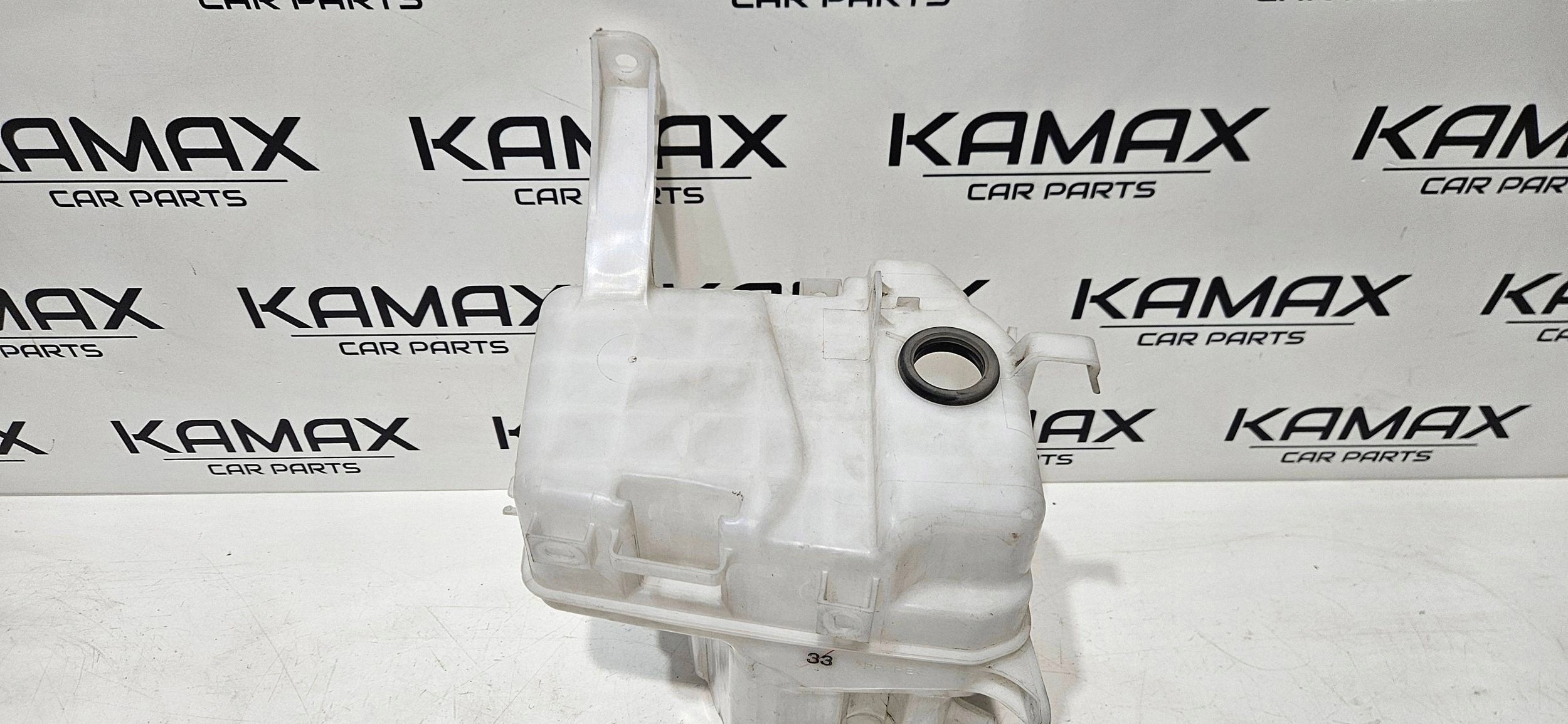 washer fluid tank front Lexus CT 200H 060851501