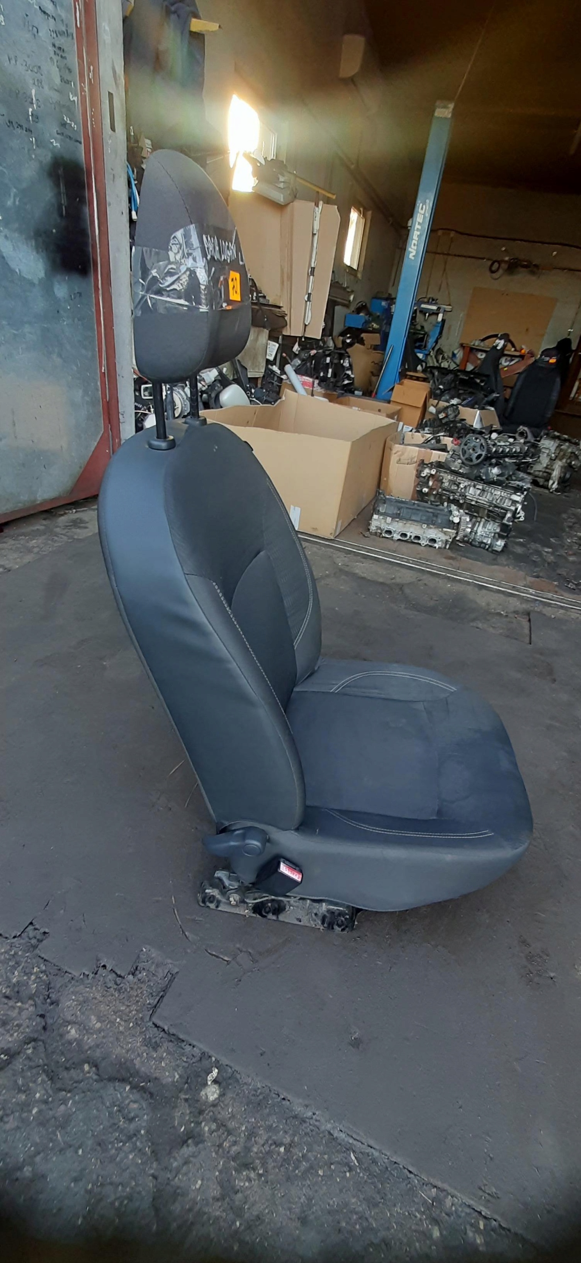 кресло передний левый Dacia LOGAN II