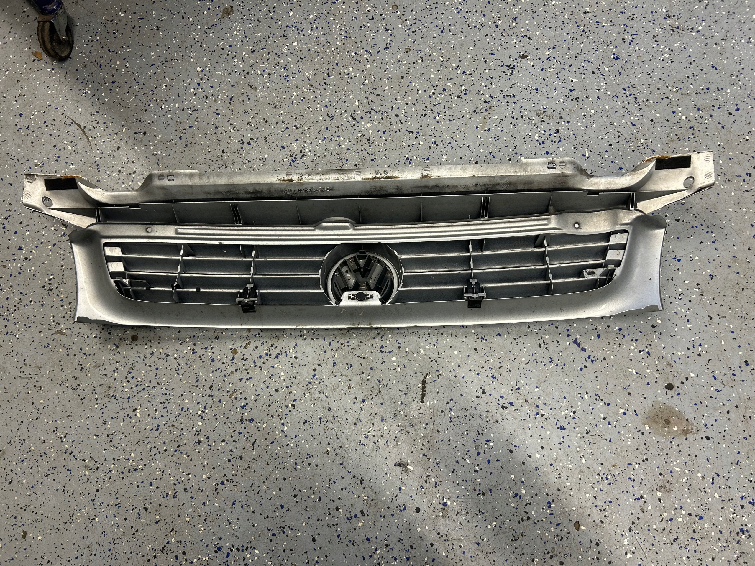 VOLKSWAGEN T4 LIFT MULTIVAN CARAVELLE maska