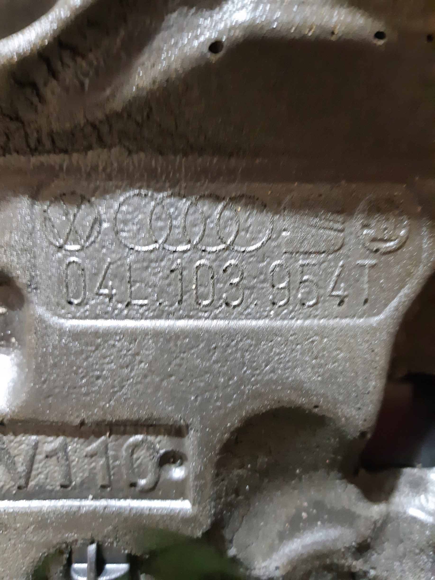 AUDI TDI upper cover engine housing cover 04L103925R