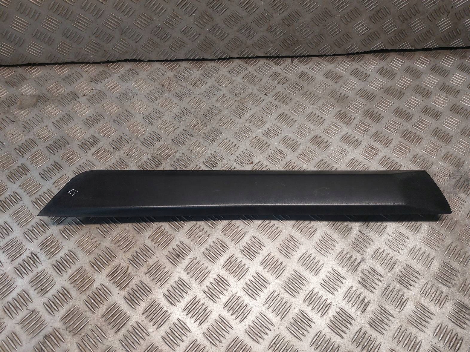 moulding door left rear part VOLVO XC60 and 31294847