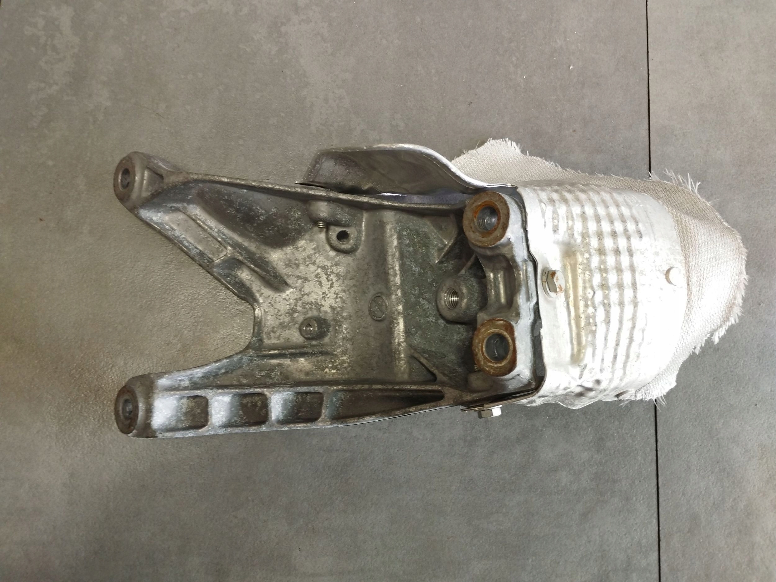 Audi A5 Sportback 8TA 2016 engine mount 4G0199308AA