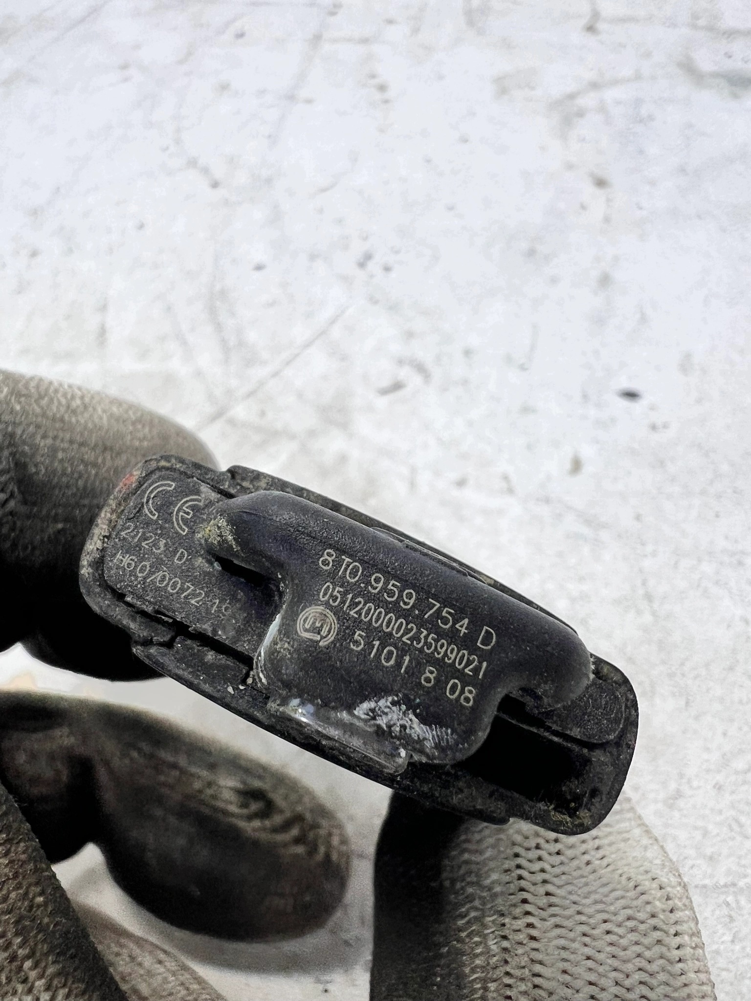 key PILOT AUDI A4 B8 A5 8T Q5 8R 8T0959754D 1/26