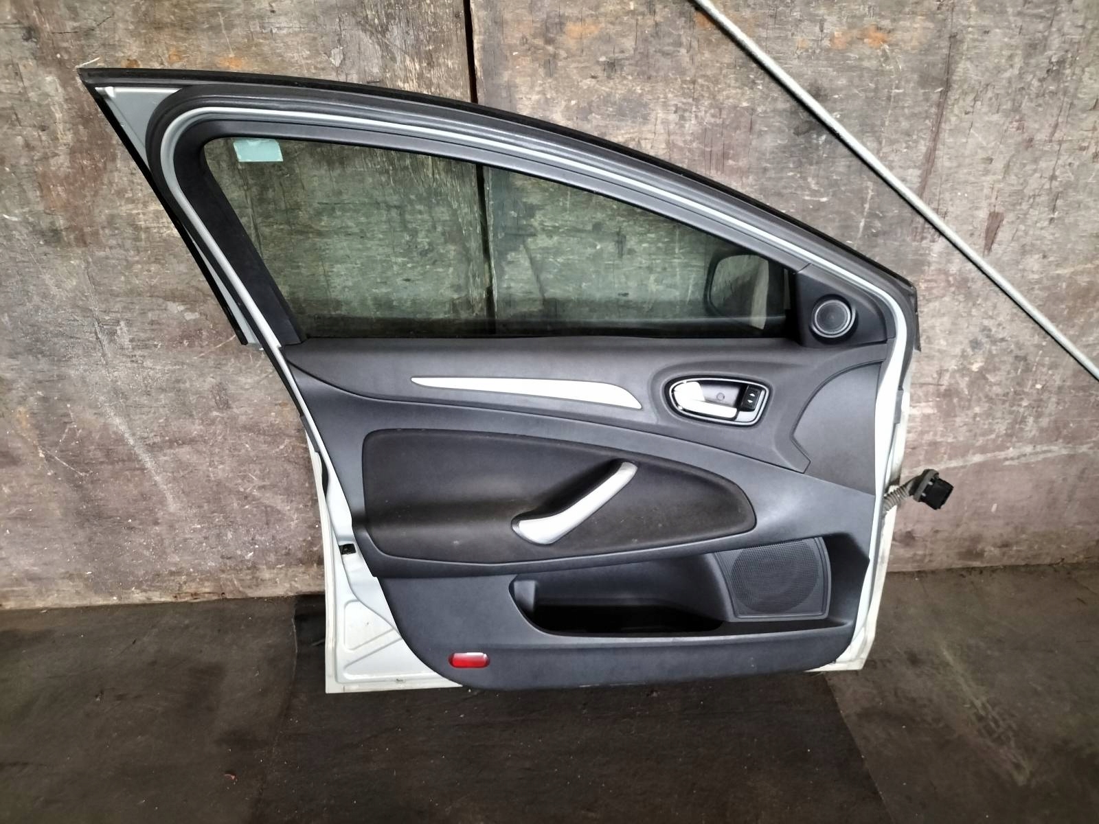 door complete left front FORD MONDEO MK4 D8
