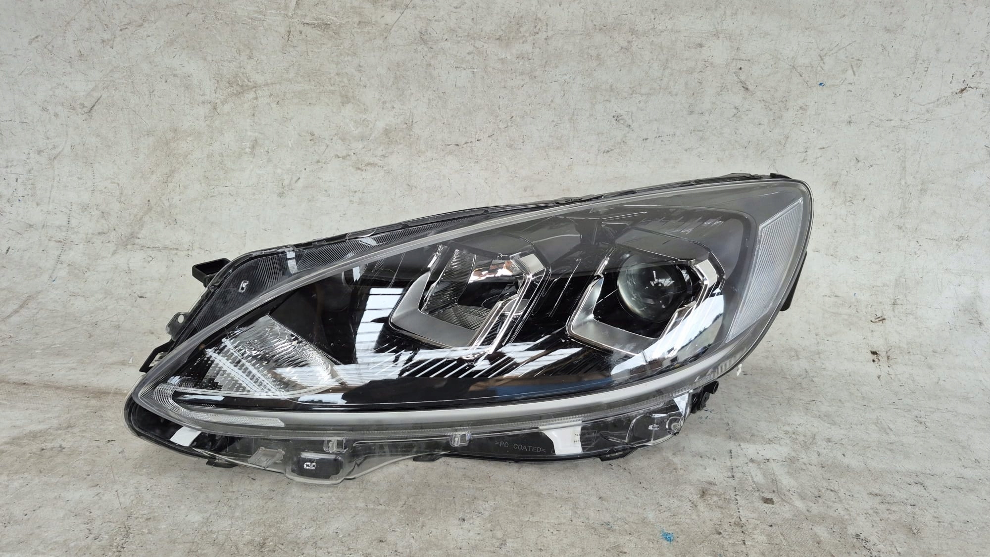 FORD KUGA III 3 MK3 19-24 light front front left