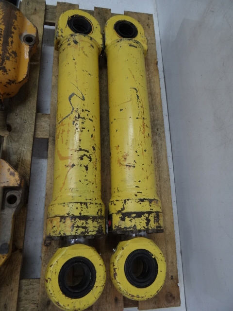 ГІДРАВЛІЧНИЙ ЦИЛІНДР LIEBHERR 9164573