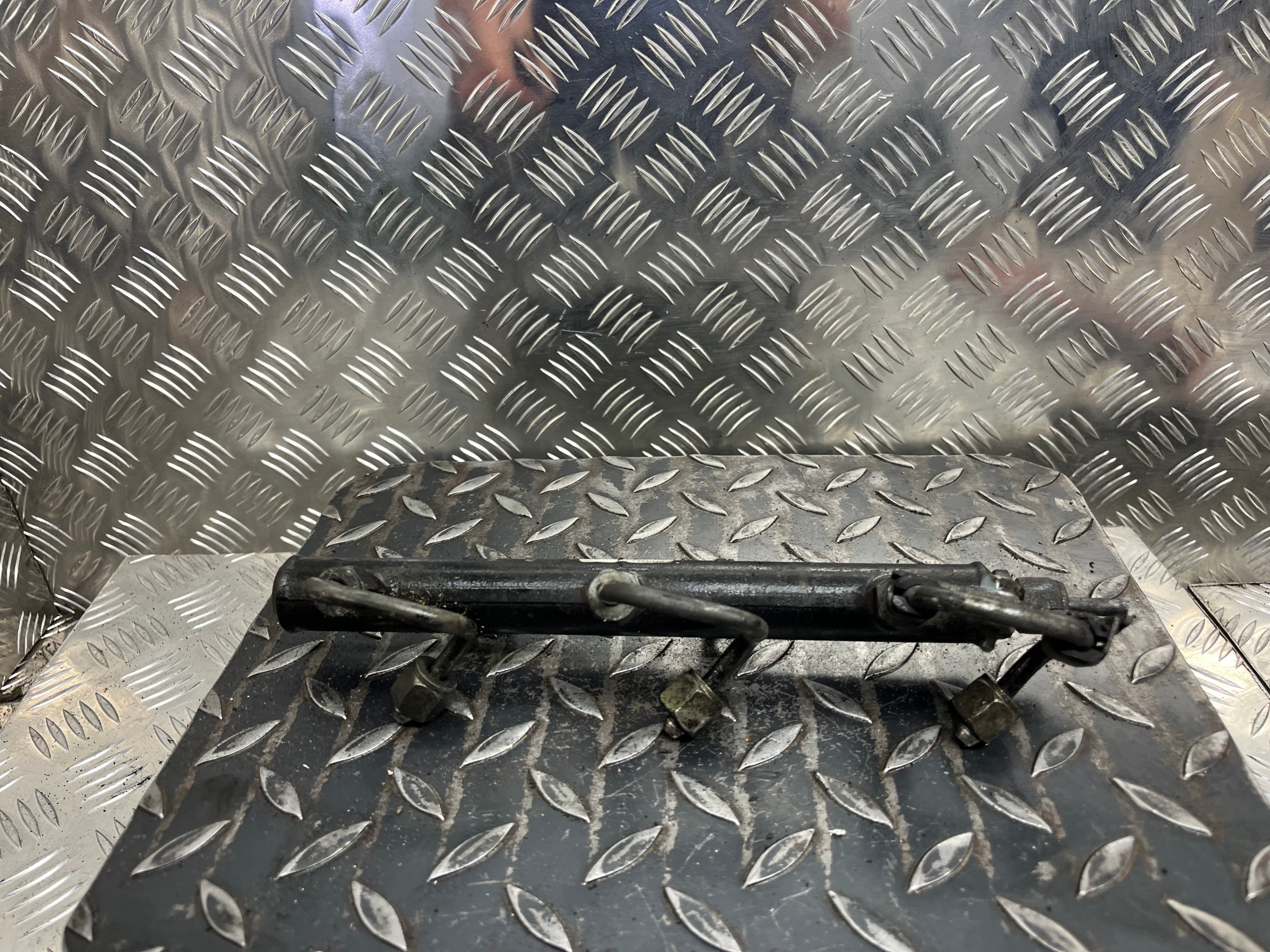 Rampe injection PEUGEOT 607 4R8Q-9D200-BC