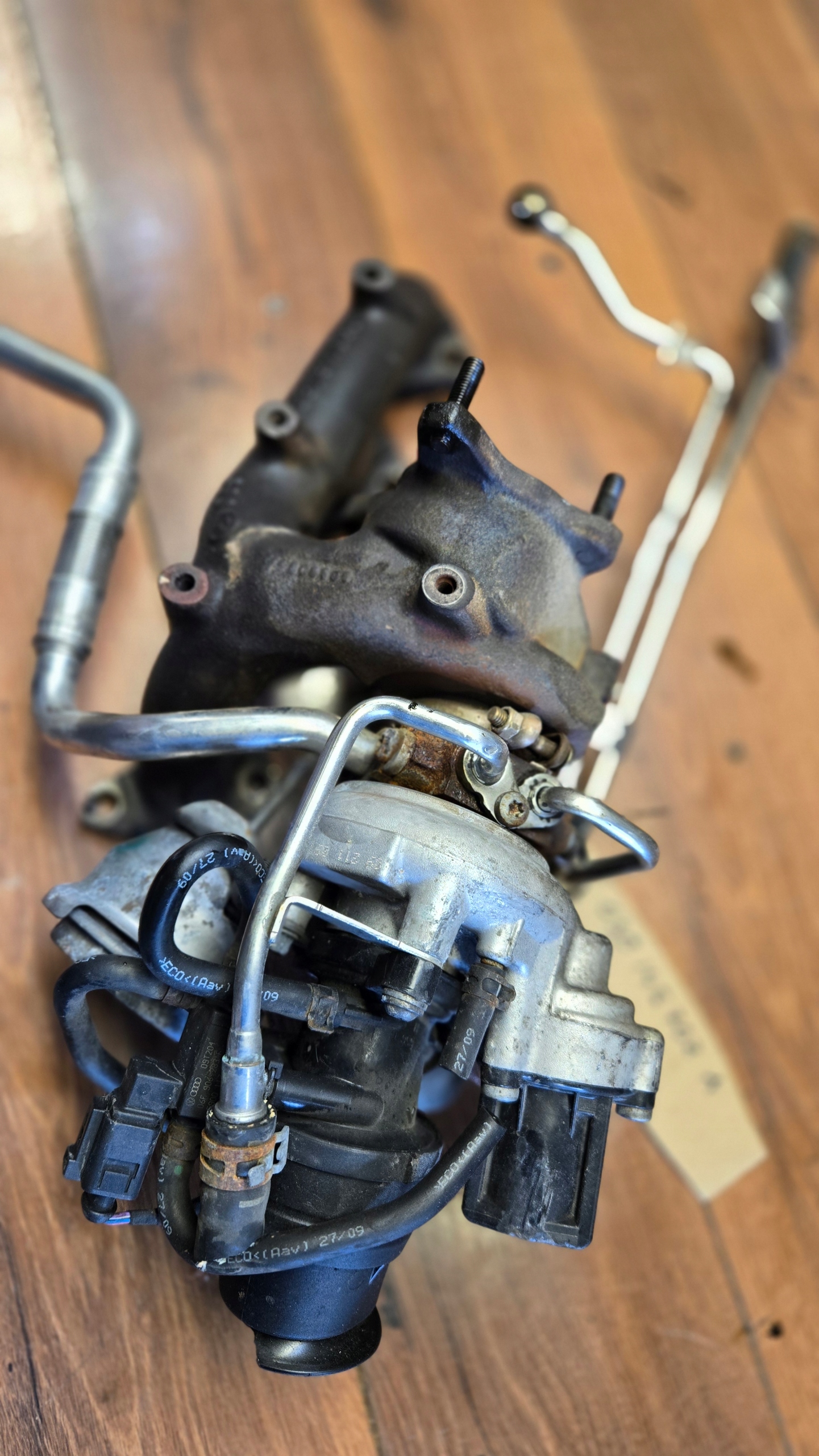 turbo sběrné potrubí GOLF VI 1.4 TSI 03C145702A