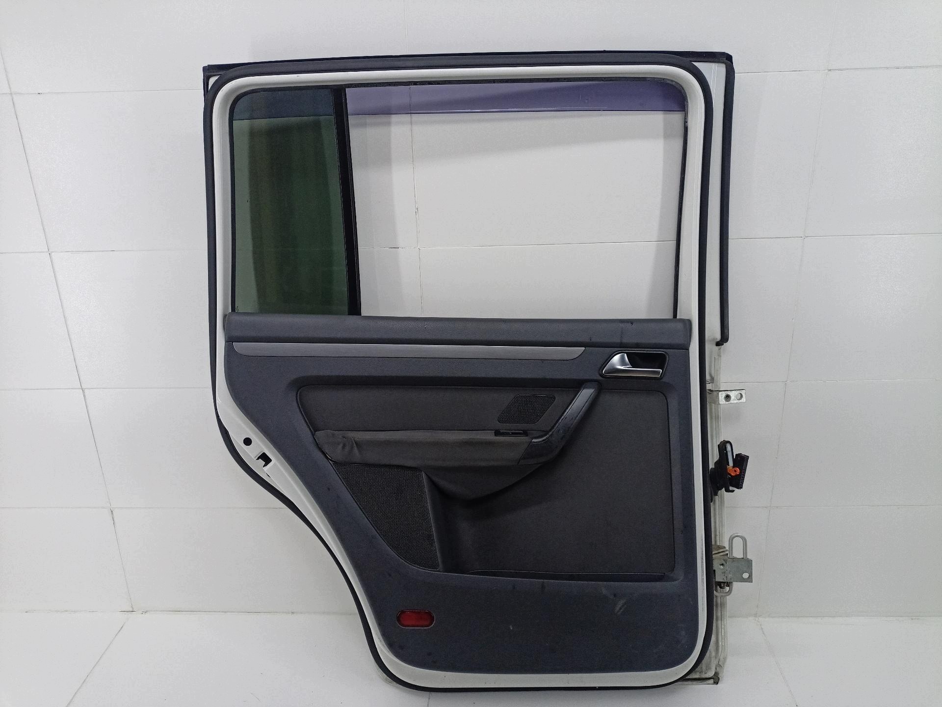 door rear part left side Volkswagen Touran 2nd facelift 2011