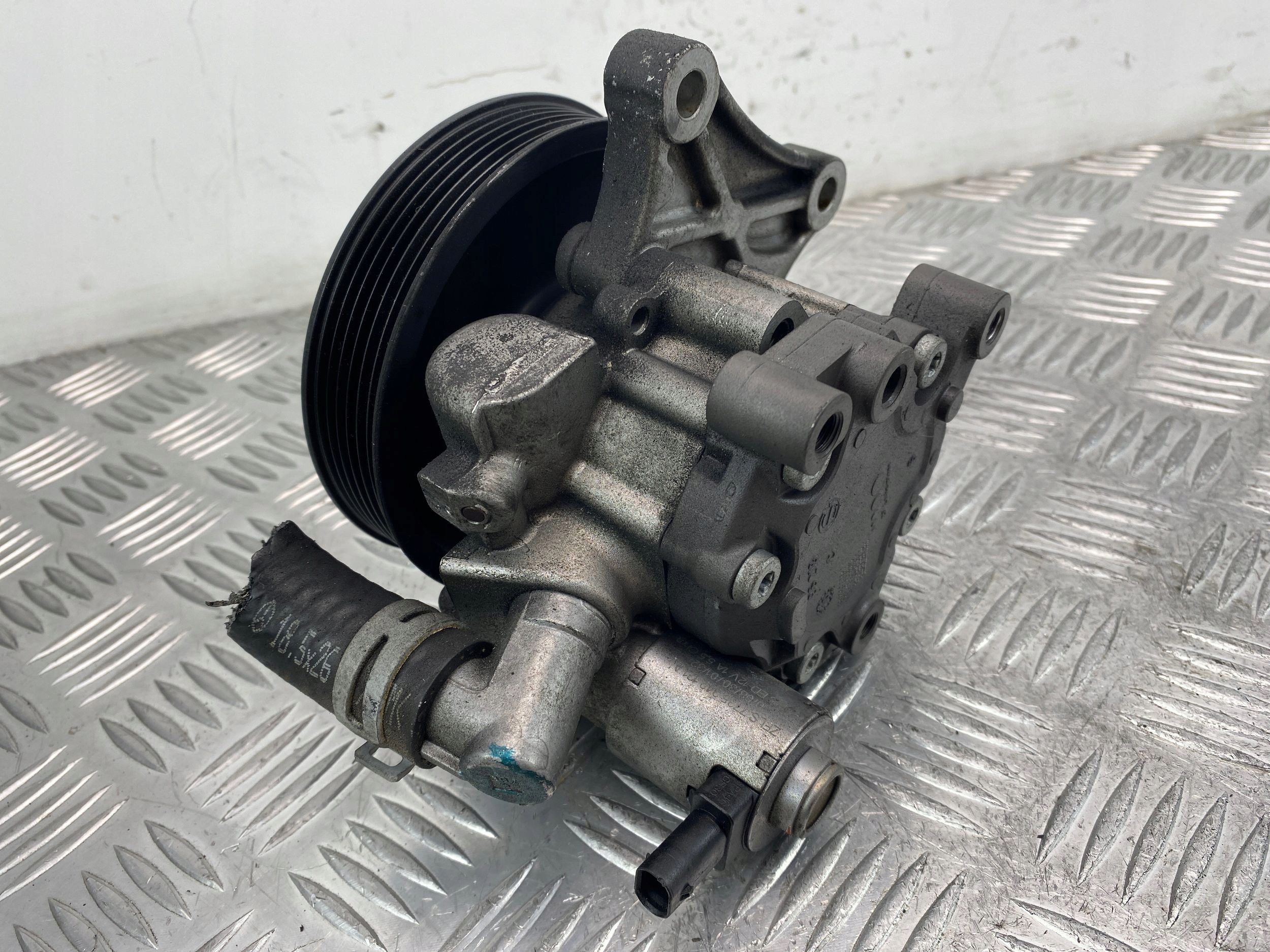 Mercedes C200 W204 1.8 Pompa servosterzo A0064667601