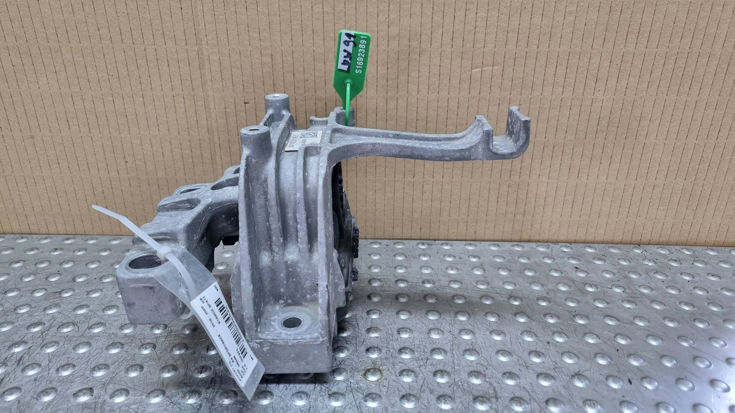 engine mount right 5Q0199262BJ AUDI A3 8V GOLF VII OCTAVIA III 2.0 TDI