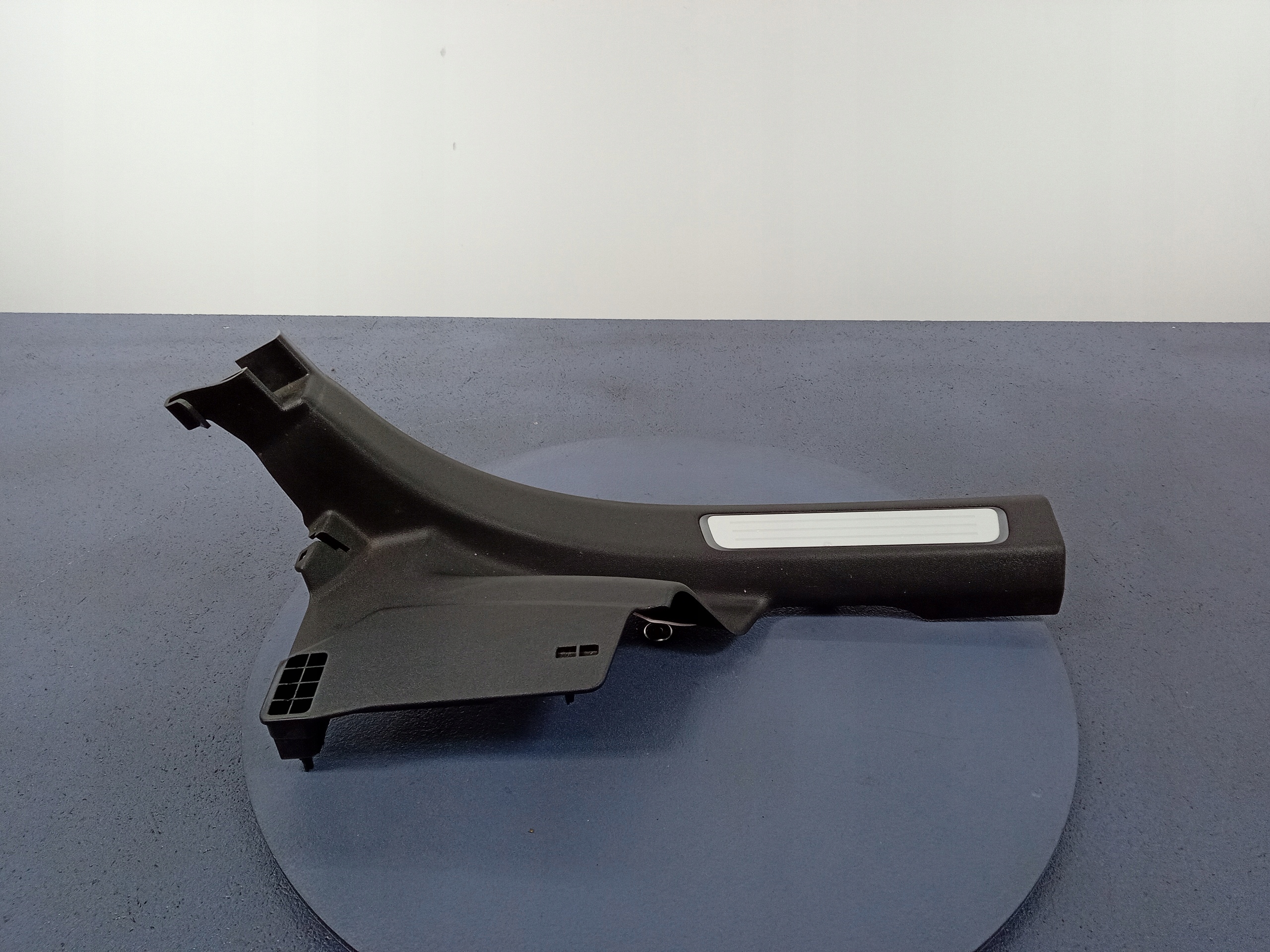 VOLVO V90 S90 II накладка порога задняя левая 31377618