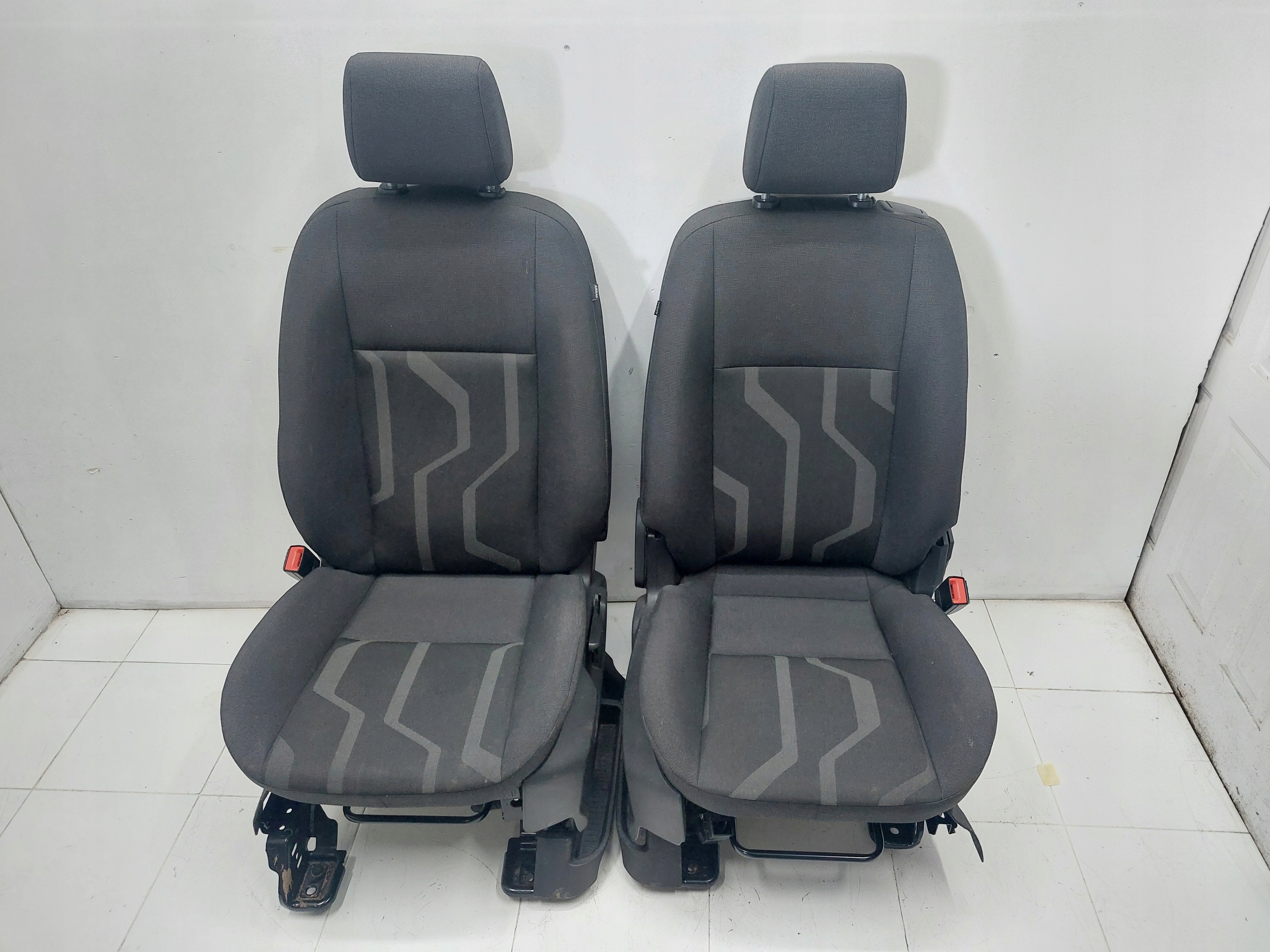 FORD TOURNEO CONNECT MK2 14r> Sitz 7 OSOB EUROPA
