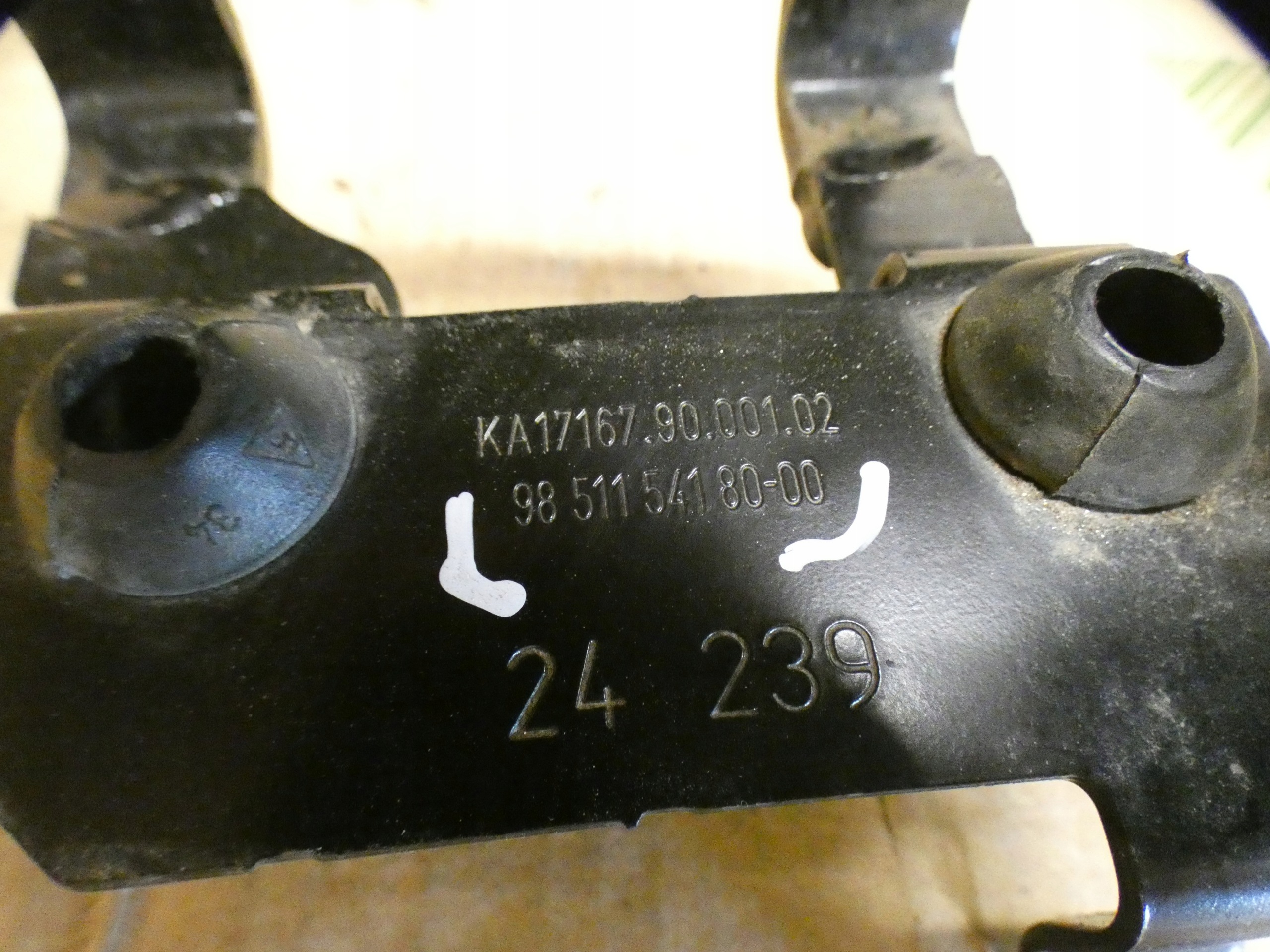 Support plaque pompy ABS Opel Peugeot Citroen 9851154180