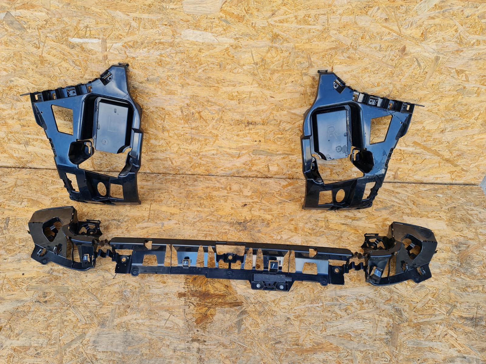 7371712 - Прослизання бампера ЗД-BMW 1 F20 F21 LIFT-комплект