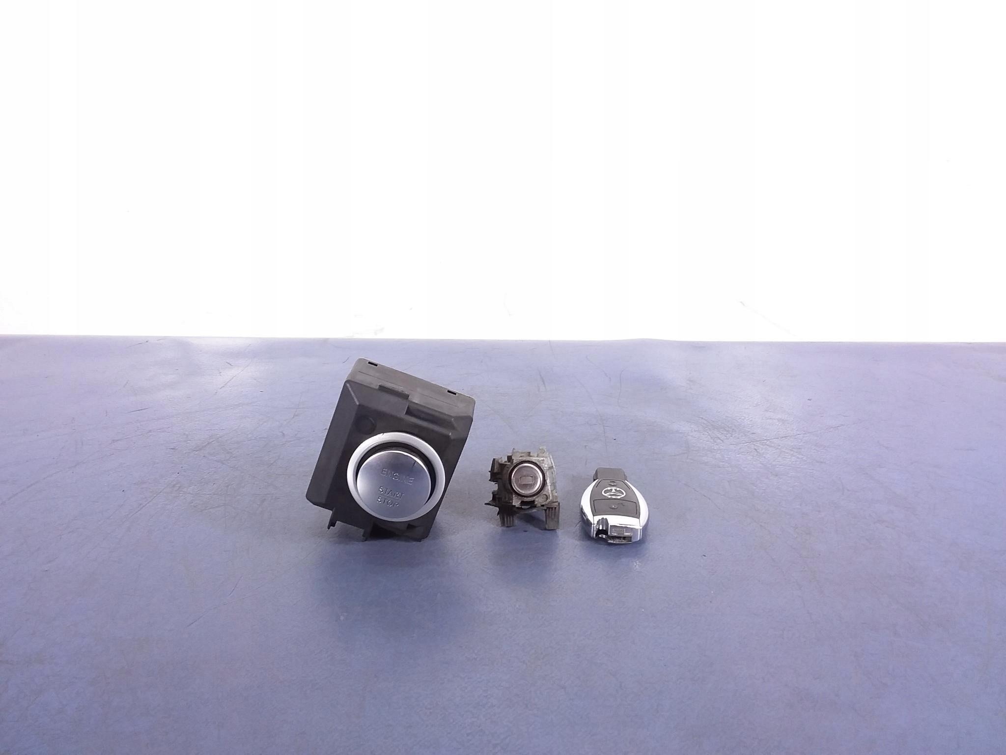 MERCEDES A W176 ключ зажигания вставка замка