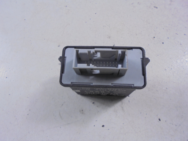 AUDI A3 8P MODUŁ ŚWIATEŁ 8P0907357C 5LA008379-22 Typ samochodu Samochody osobowe