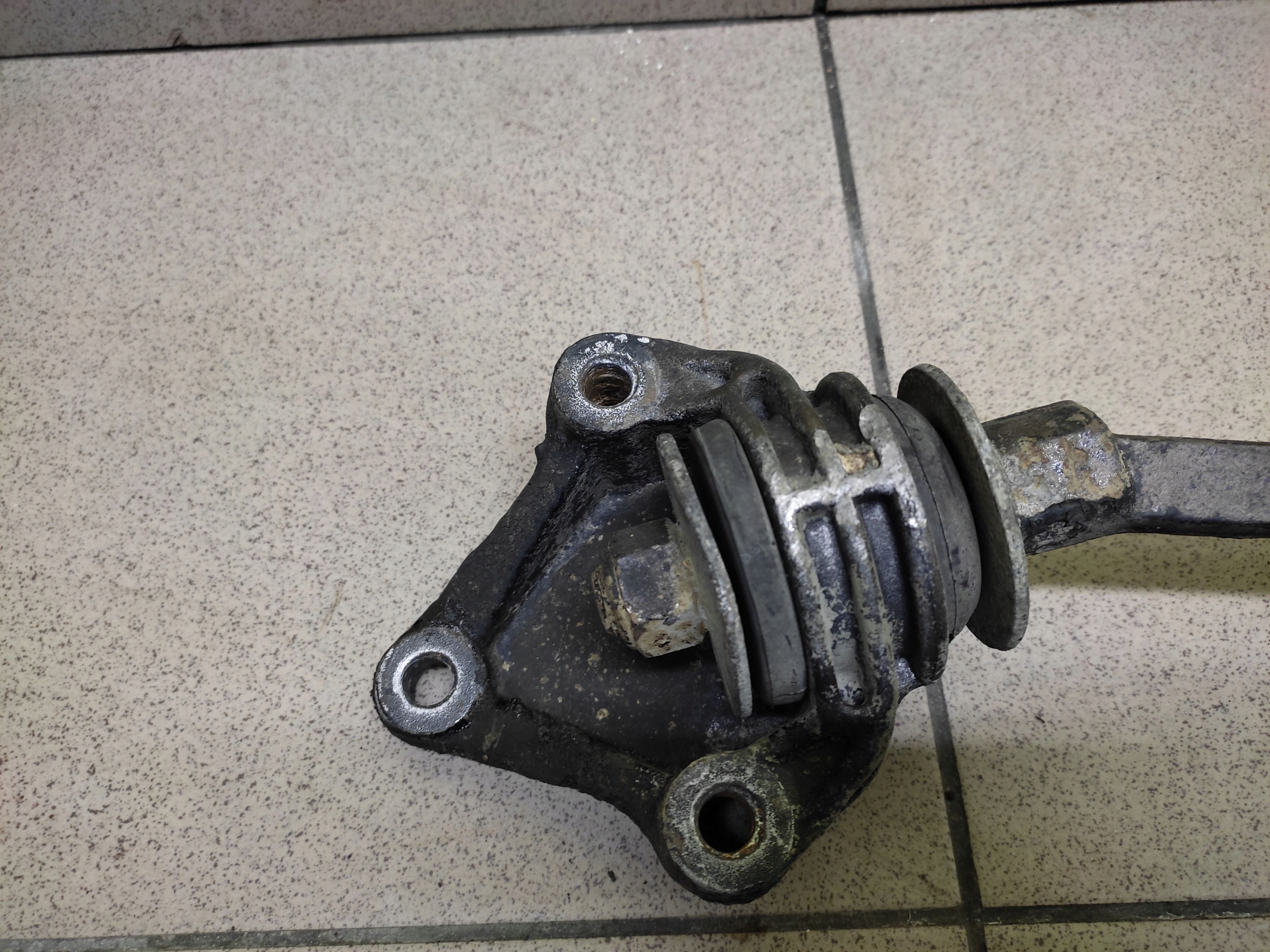LADA SAMARA 1.5 braccetto Della sospensione Destra Anteriore