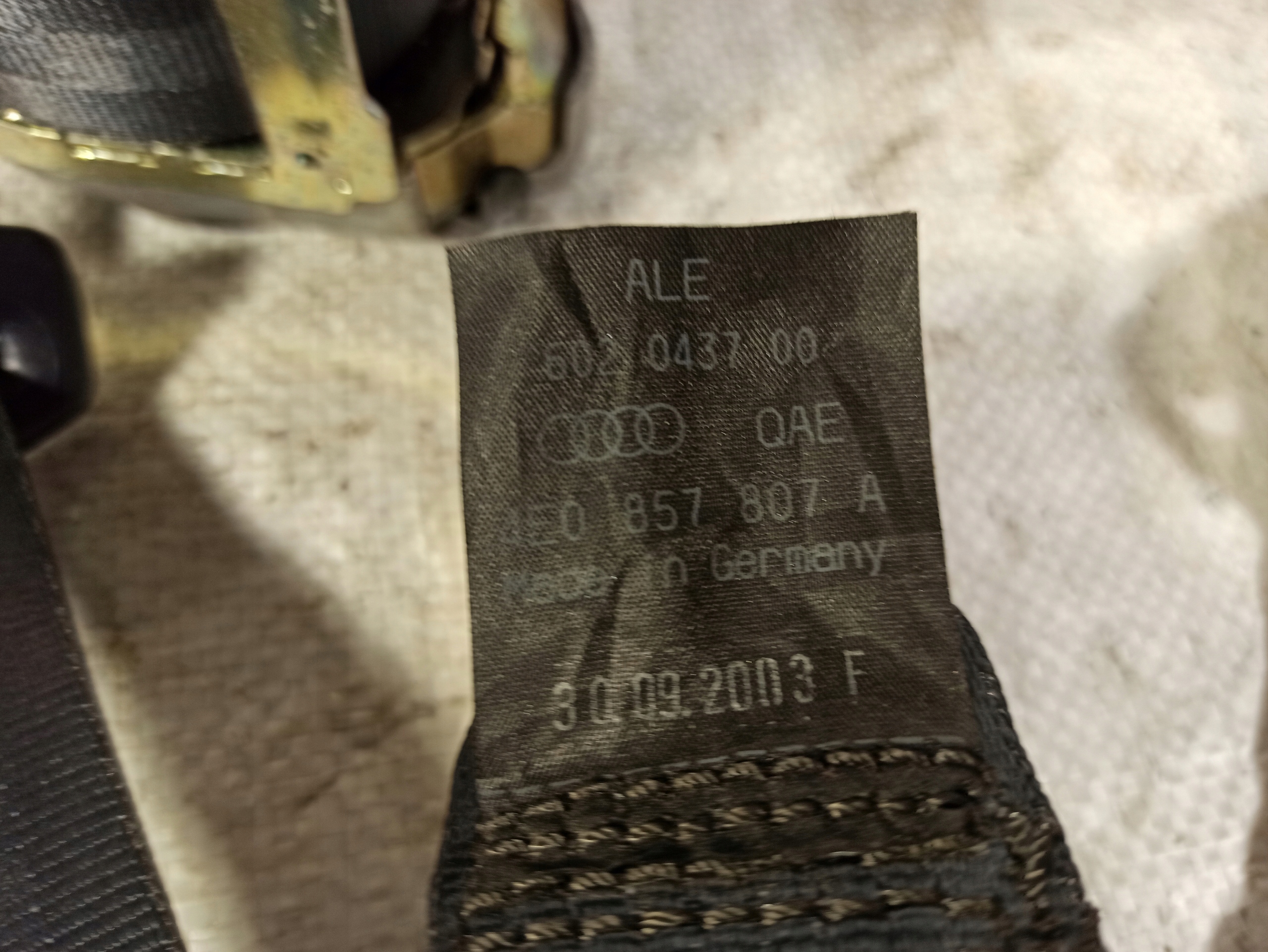 Audi A8 D3 ремень безопасности