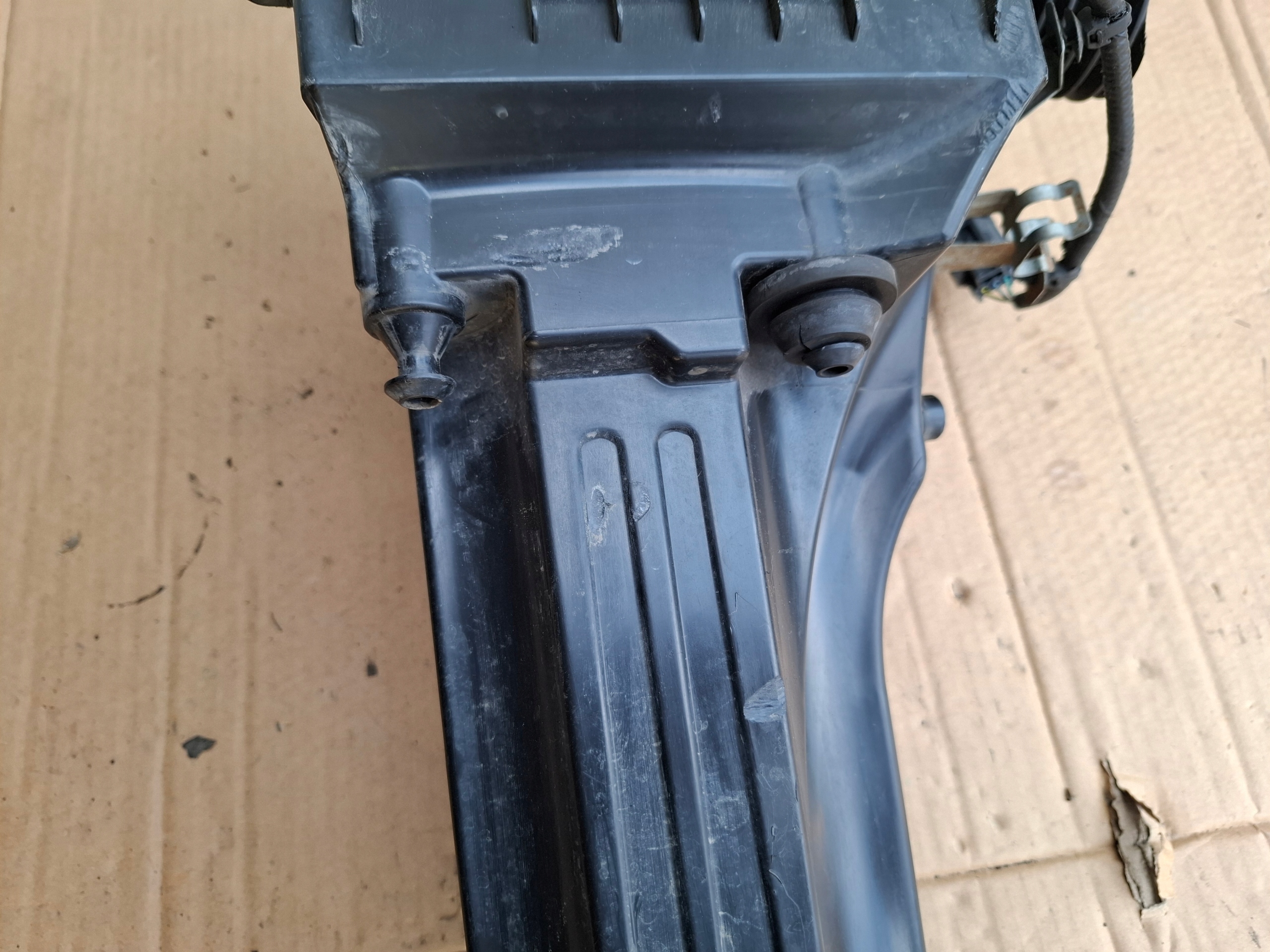 Gehäuse filter luft FORD FIESTA MK7 AV21-9600-AA 1.4 TDCI