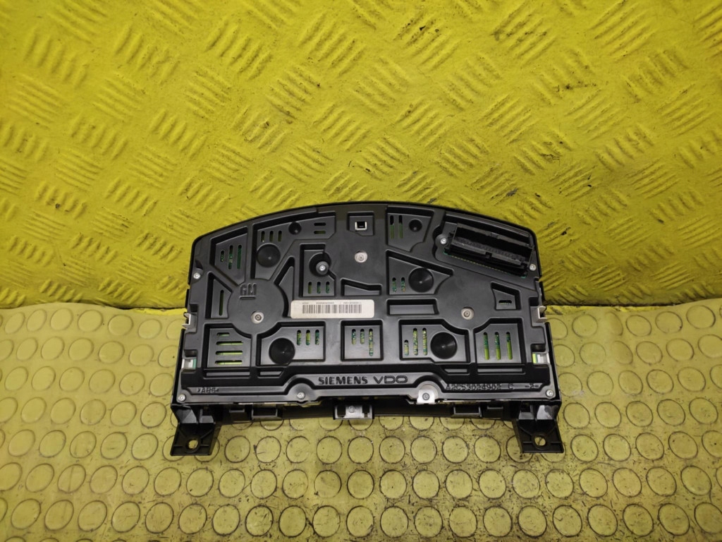 OPEL ZAFIRA B 1.9 JTD dials 13216684