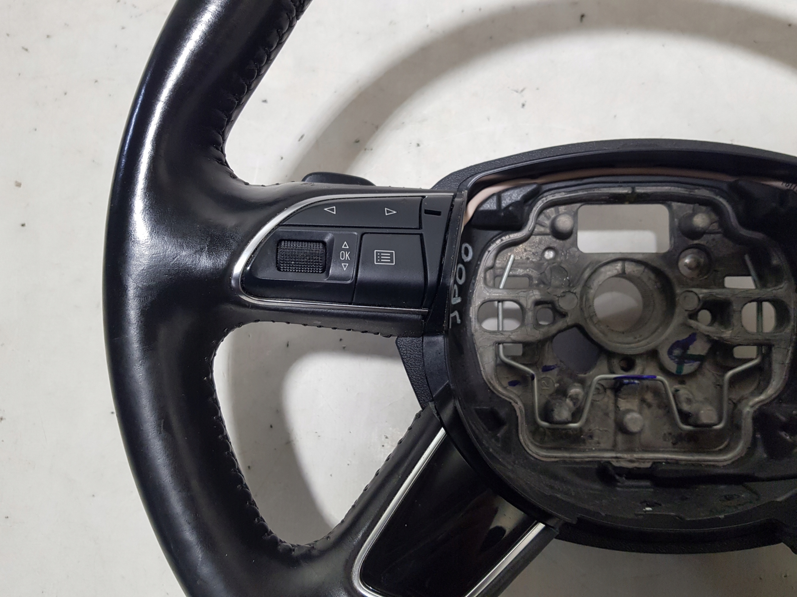 steering wheel, leather MULTIFUNKCJA with shifting AUDI A8 D4 4H0419091T