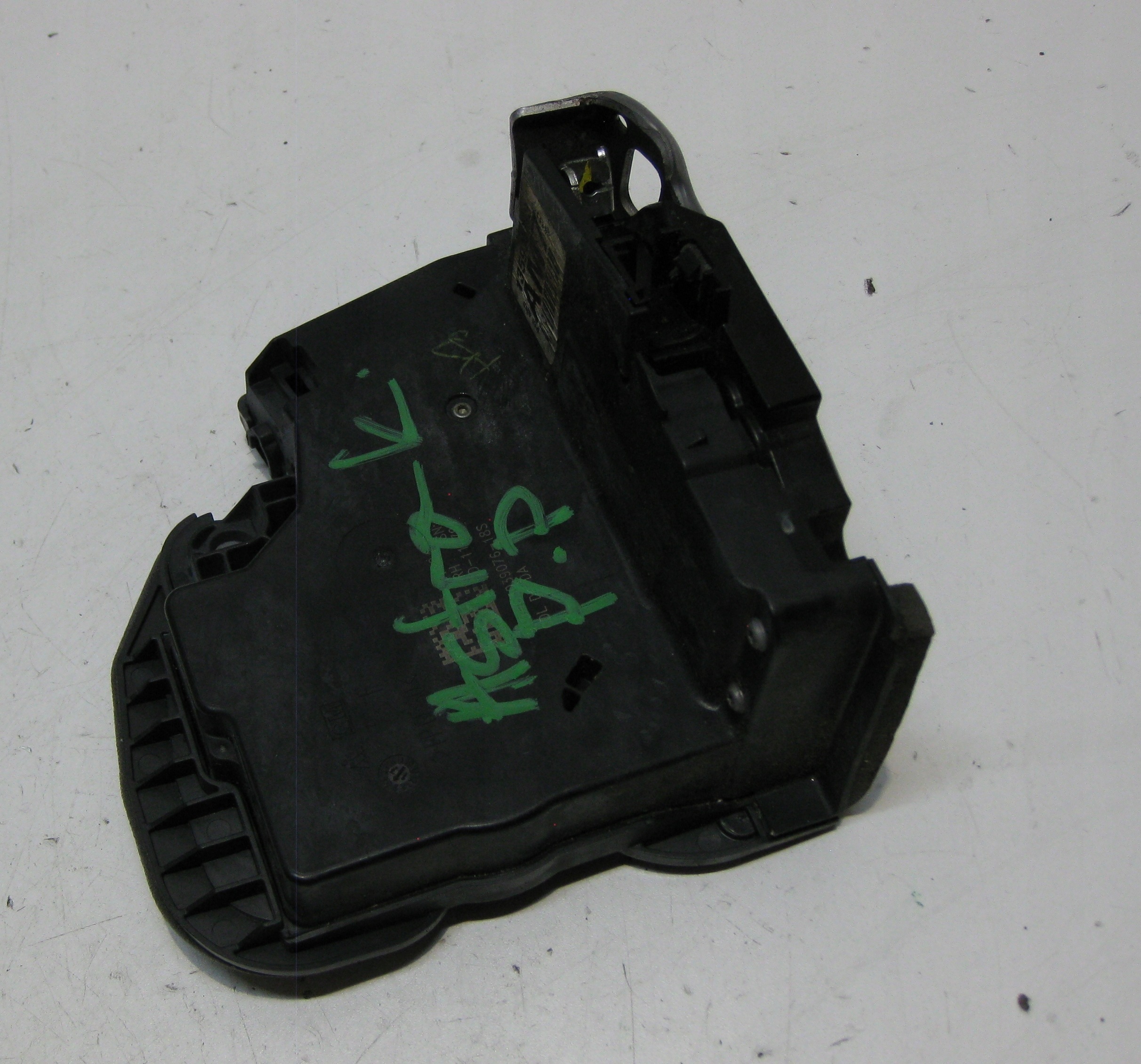 OPEL ASTRA K V KOMBI lock door right front 13594363